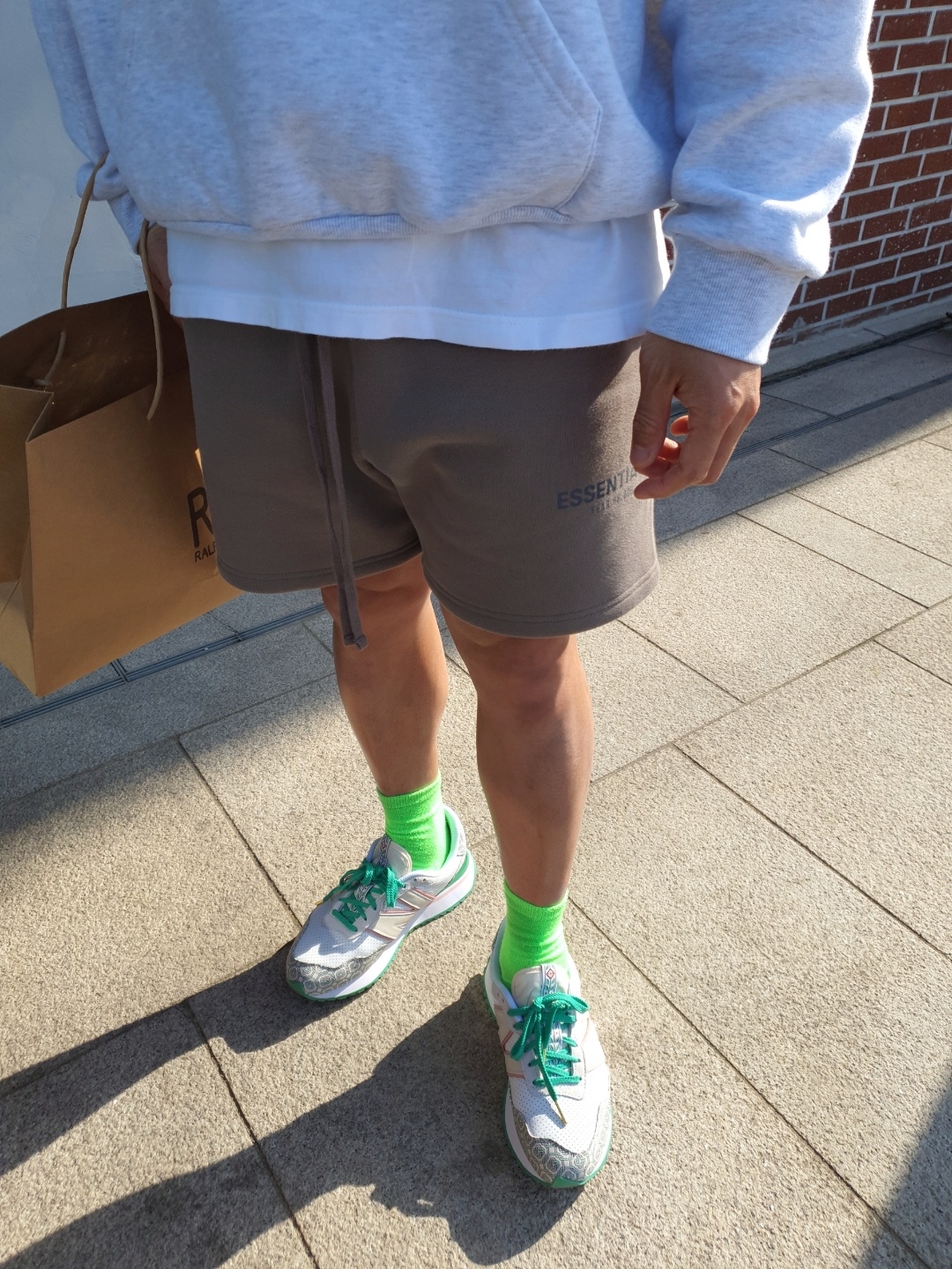 IAB Studio Half Zip Pullover Light Gray, Essentials Fleece Shorts Taupe - 20FW 착용 스타일 - 5