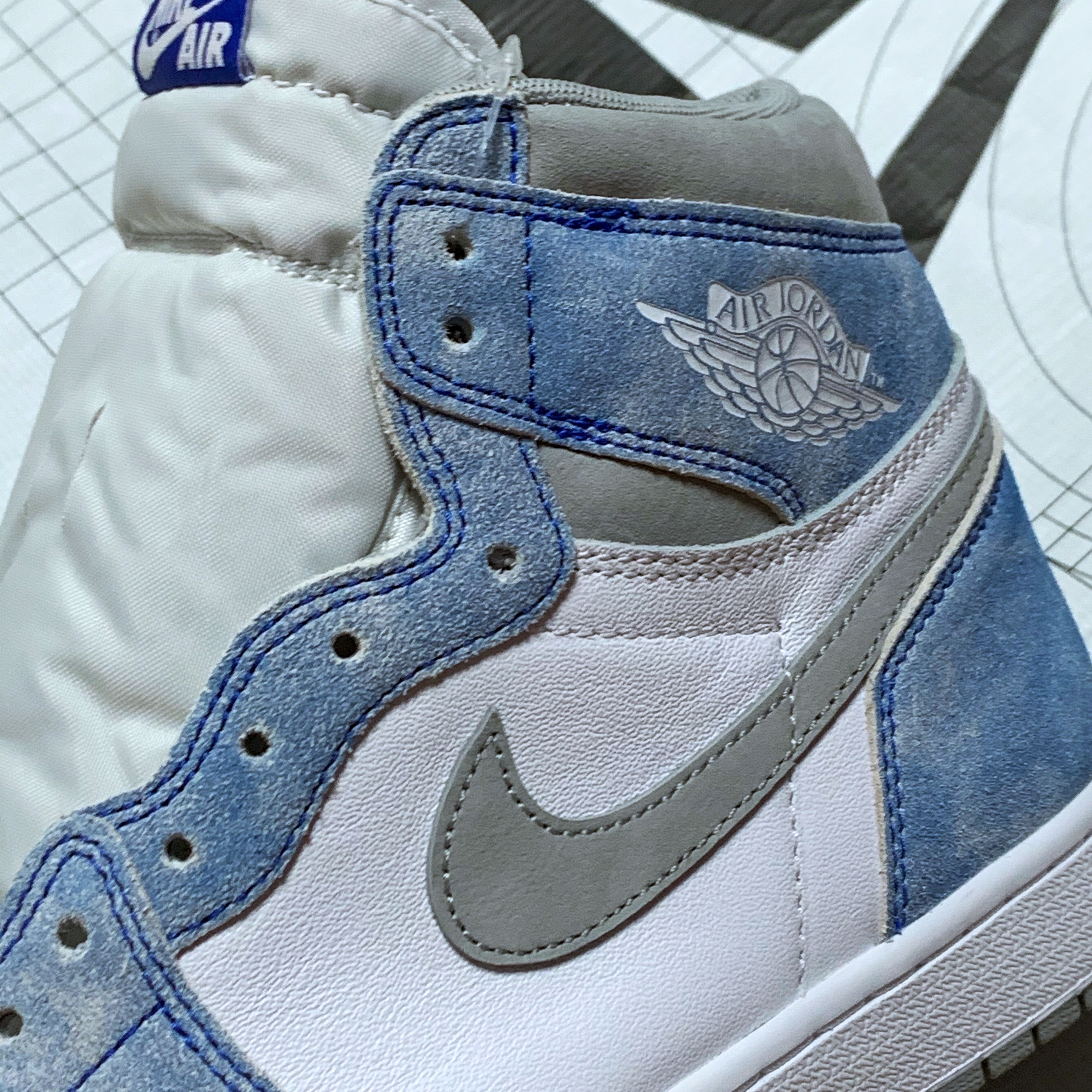 Jordan 1 Retro High OG Hyper Royal 착용 스타일