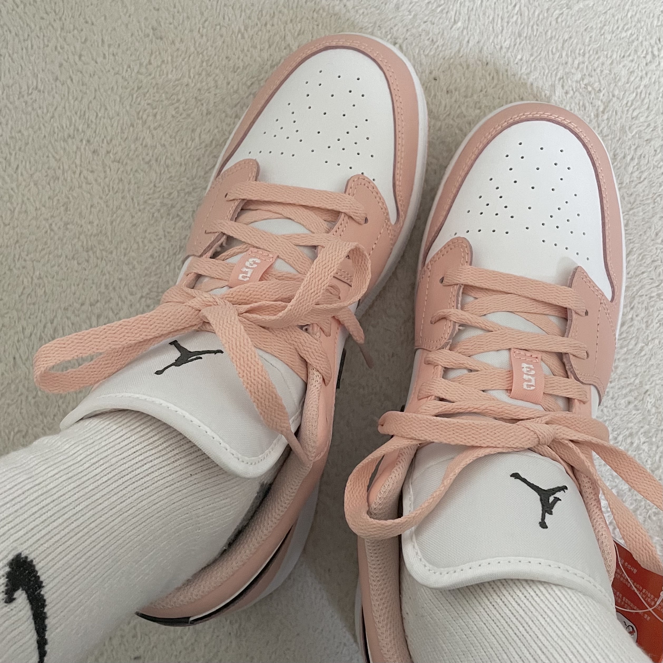 (GS) Jordan 1 Low Light Arctic Pink 착용 스타일