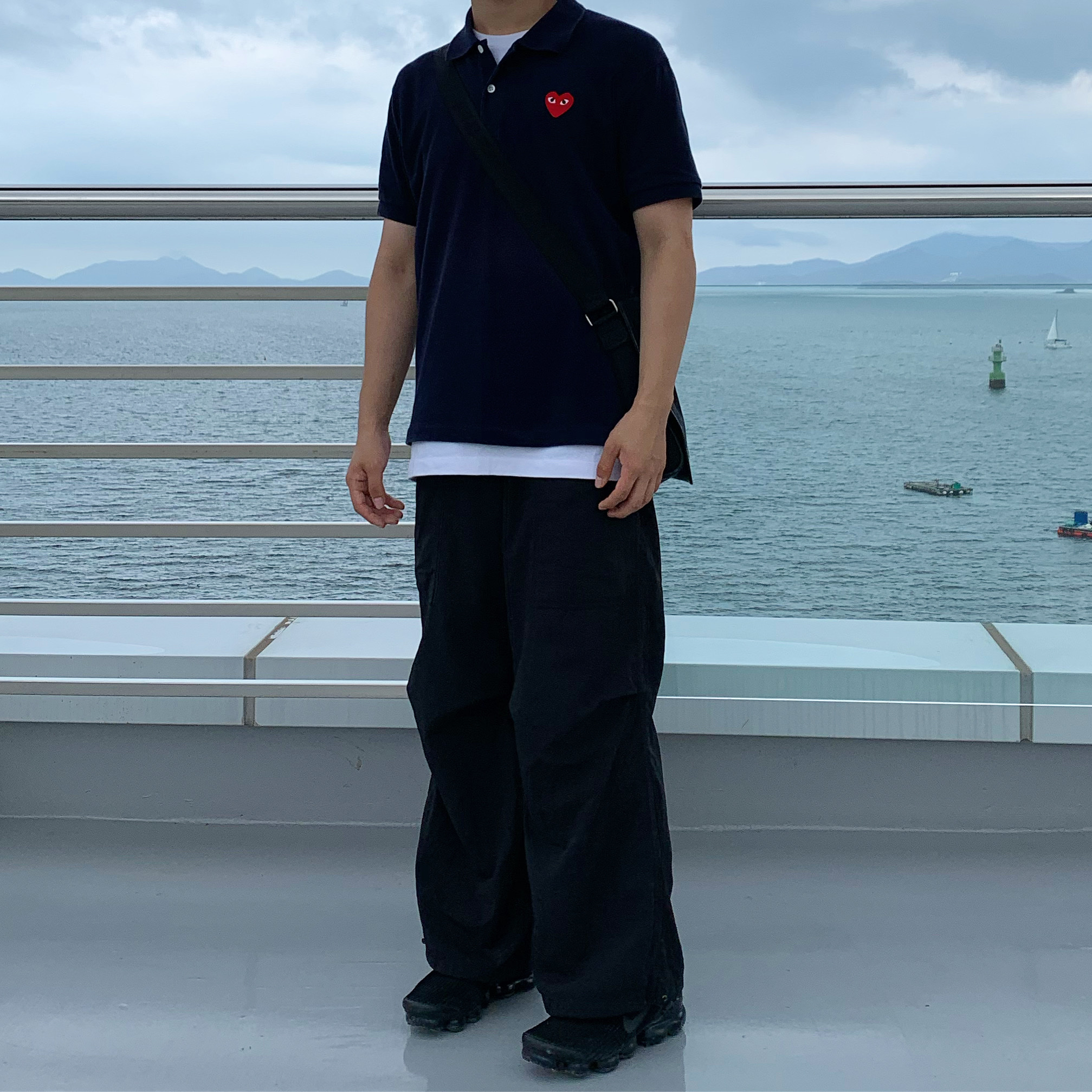 Play Comme des Garcons Red Heart Polo Shirt Navy, Nike Air VaporMax Flyknit 3.0 Triple Black 착용 스타일