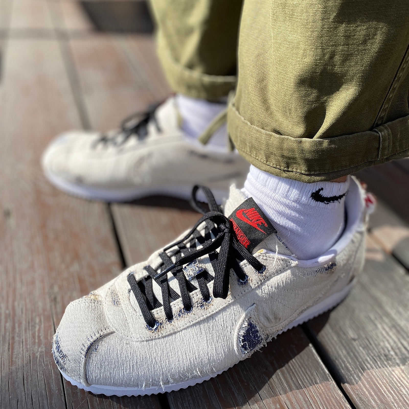 Nike x Stranger Things Classic Cortez Sail Upside Down Pack 착용 스타일 - 1