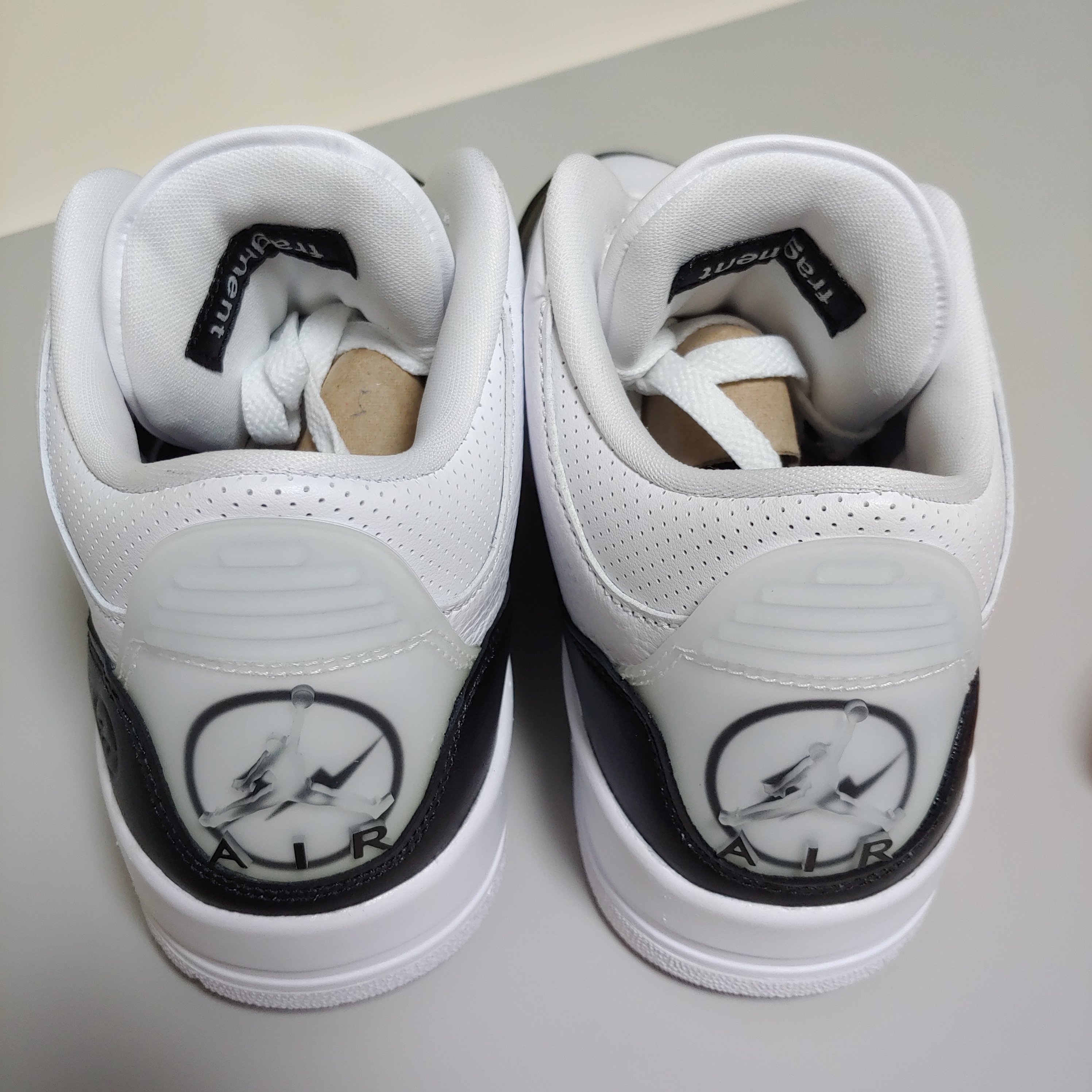 Jordan 3 x Fragment Retro SP White Black 착용 스타일 - 4