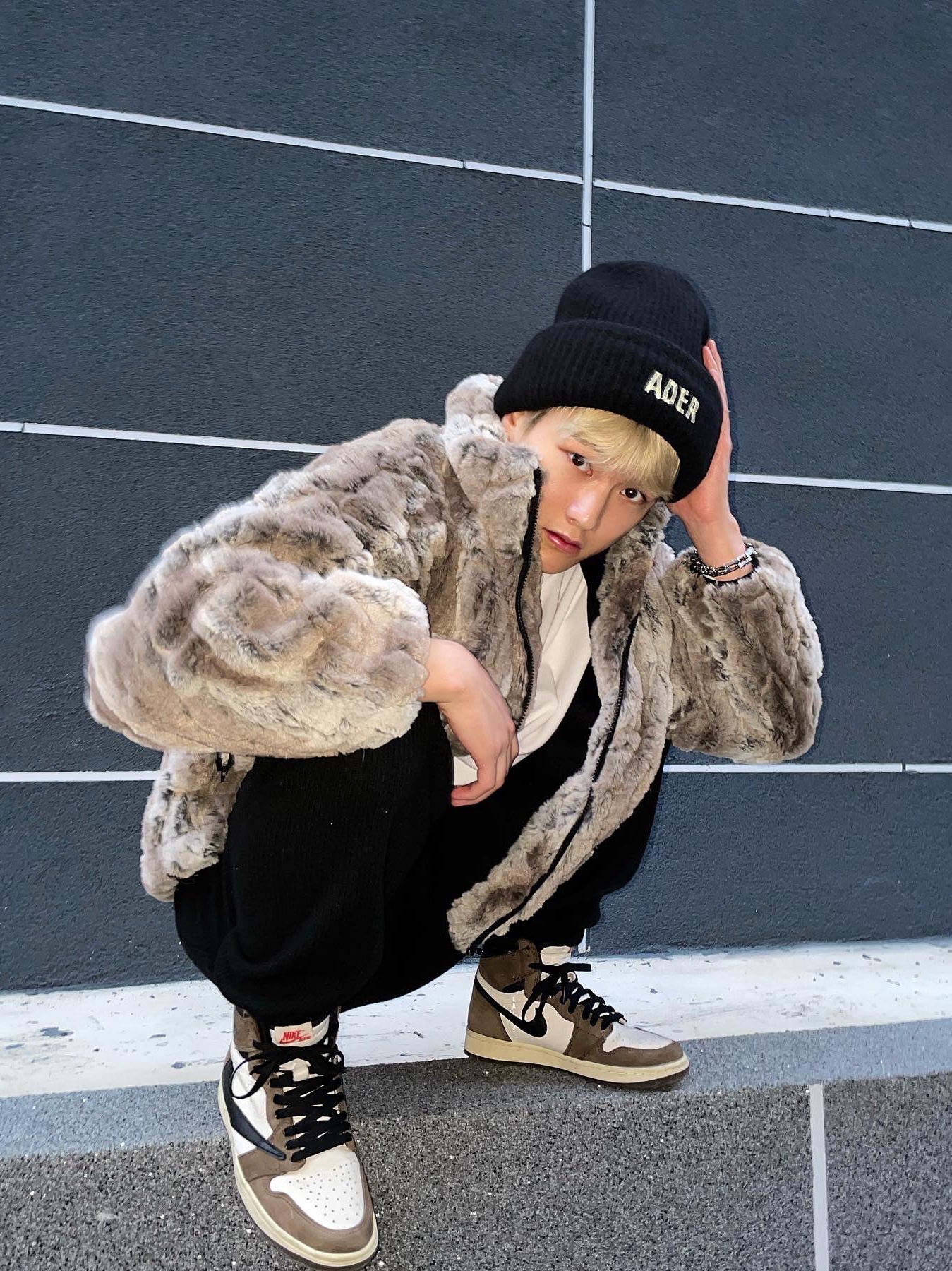 Jordan 1 x Travis Scott Retro High OG SP Mocha 착용 스타일