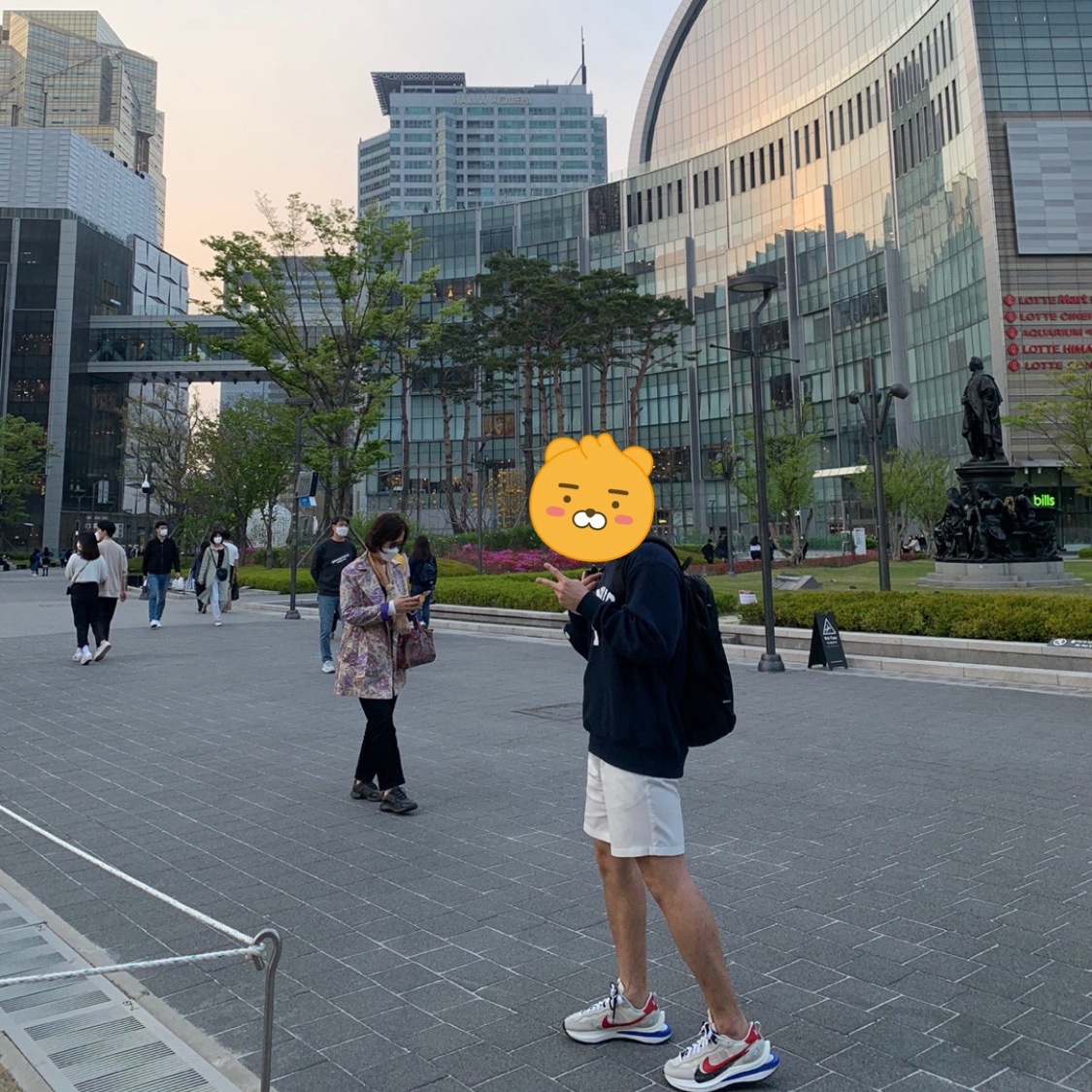 Nike x Sacai VaporWaffle Royal Fuchsia 착용 스타일