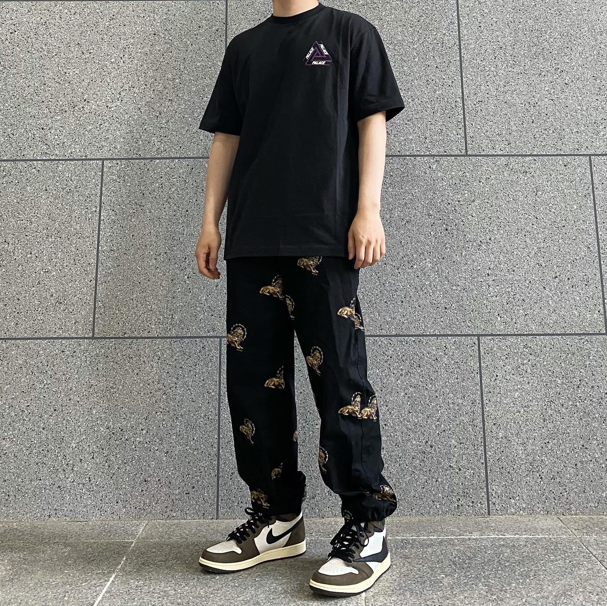 Palace Basically A Tri-Ferg T-Shirt Black - 21SS, Jordan 1 x Travis Scott Retro High OG SP Mocha 착용 스타일