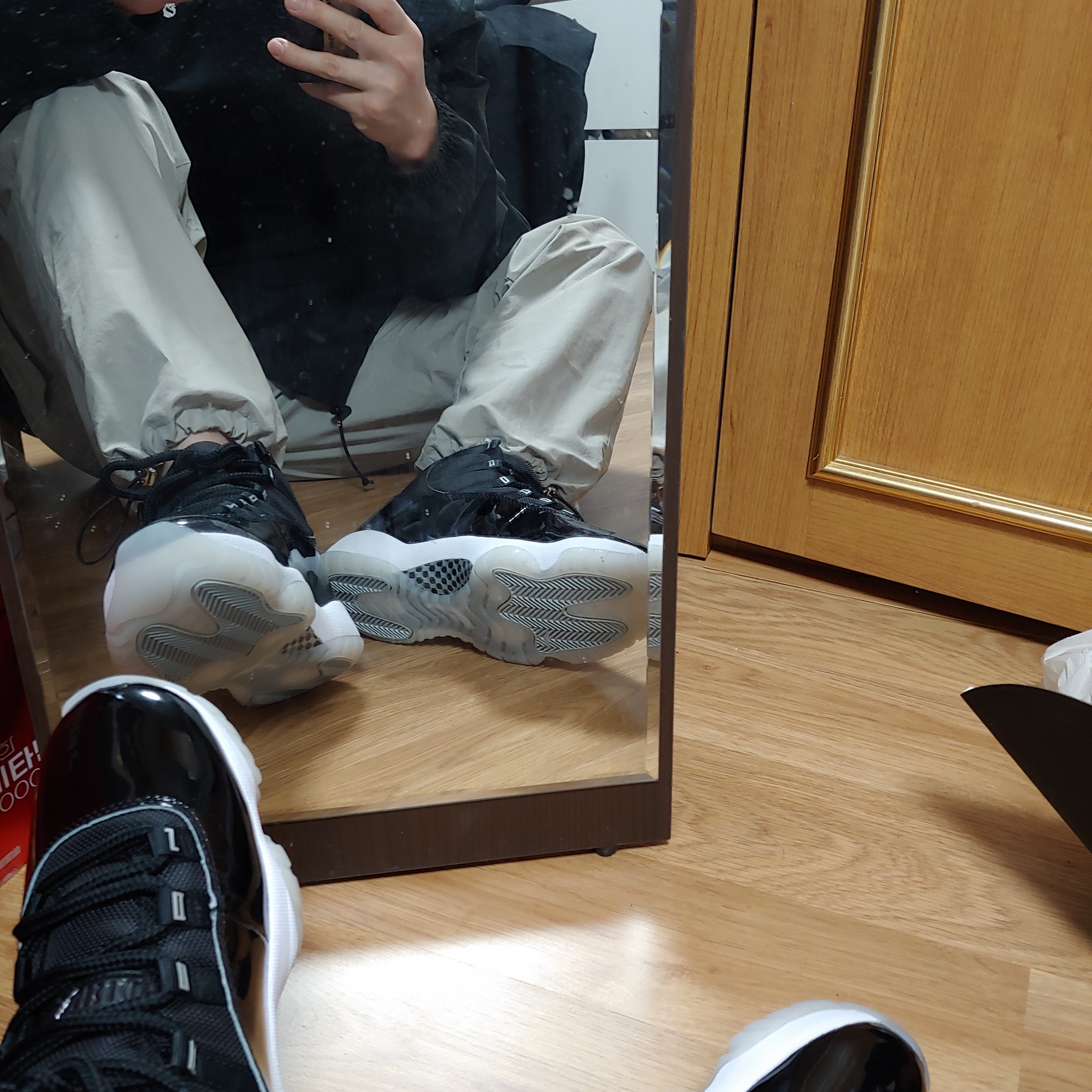 Jordan 11 Retro Jubilee 착용 스타일 - 2