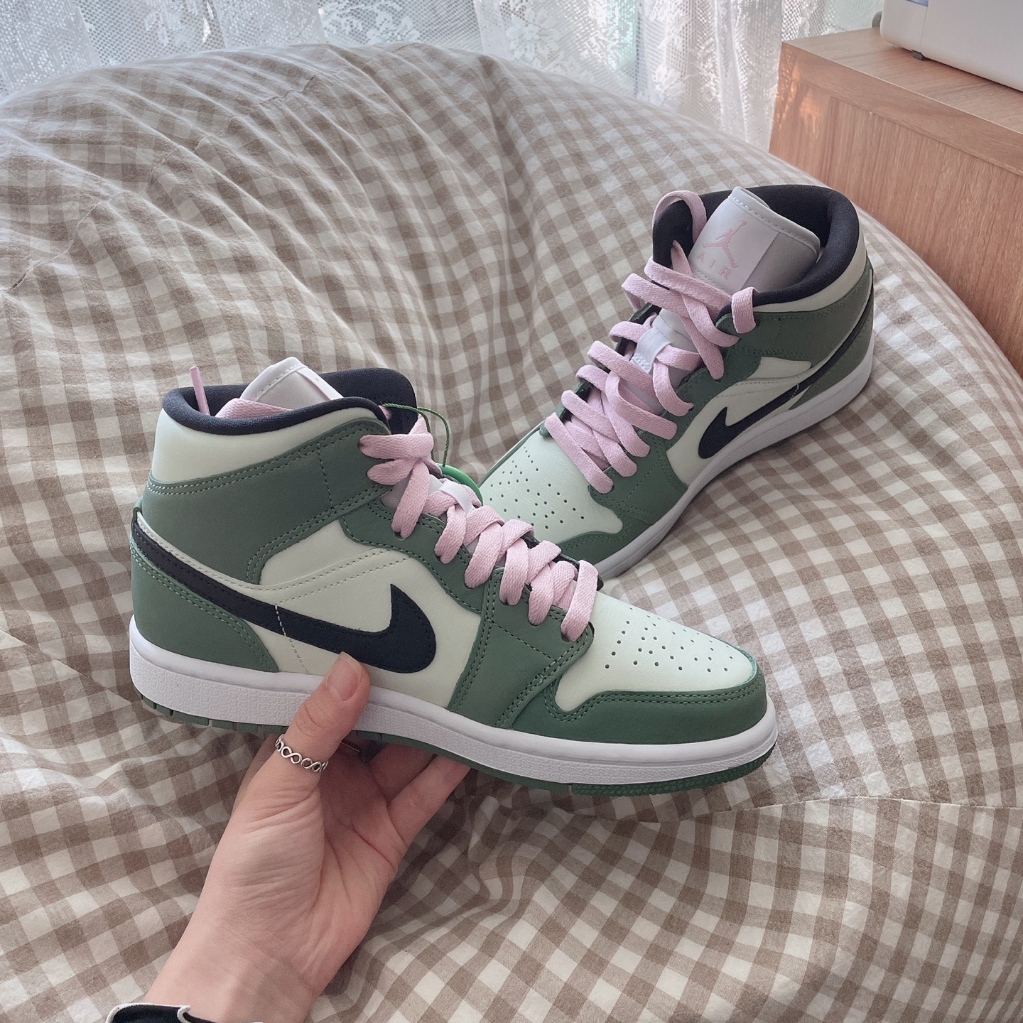 (W) Jordan 1 Mid SE Dutch Green 착용 스타일