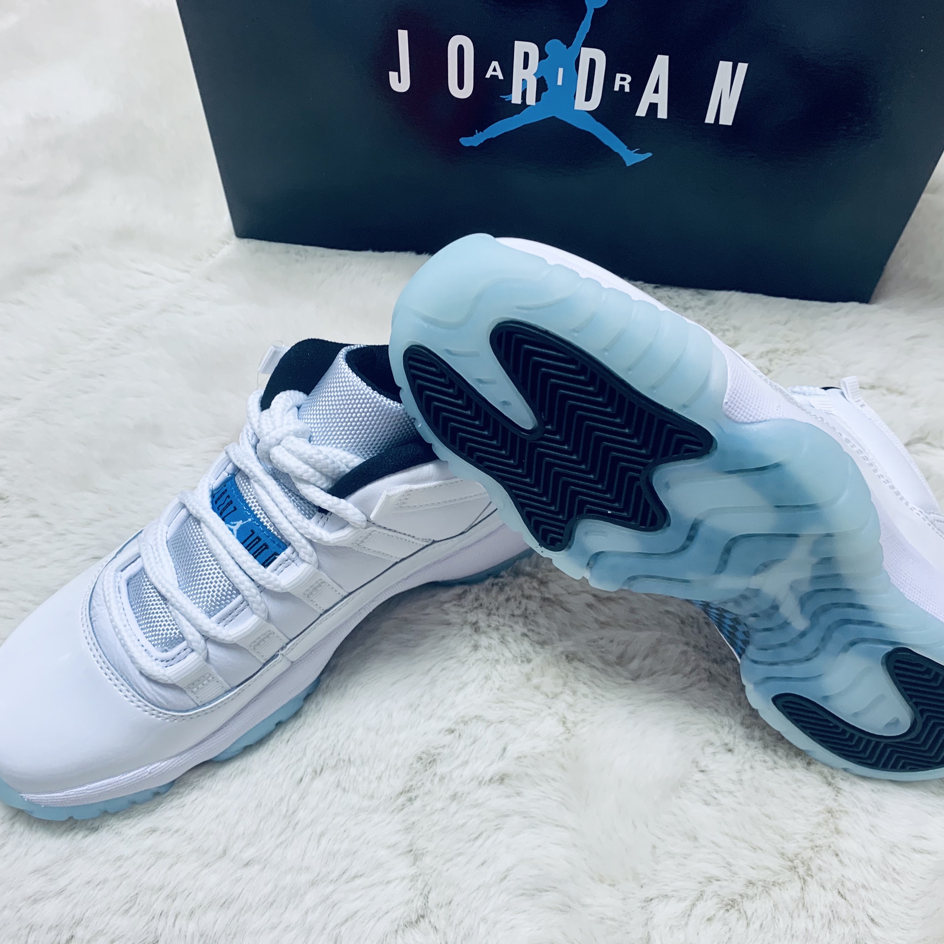 (GS) Jordan 11 Retro Low Legend Blue 착용 스타일