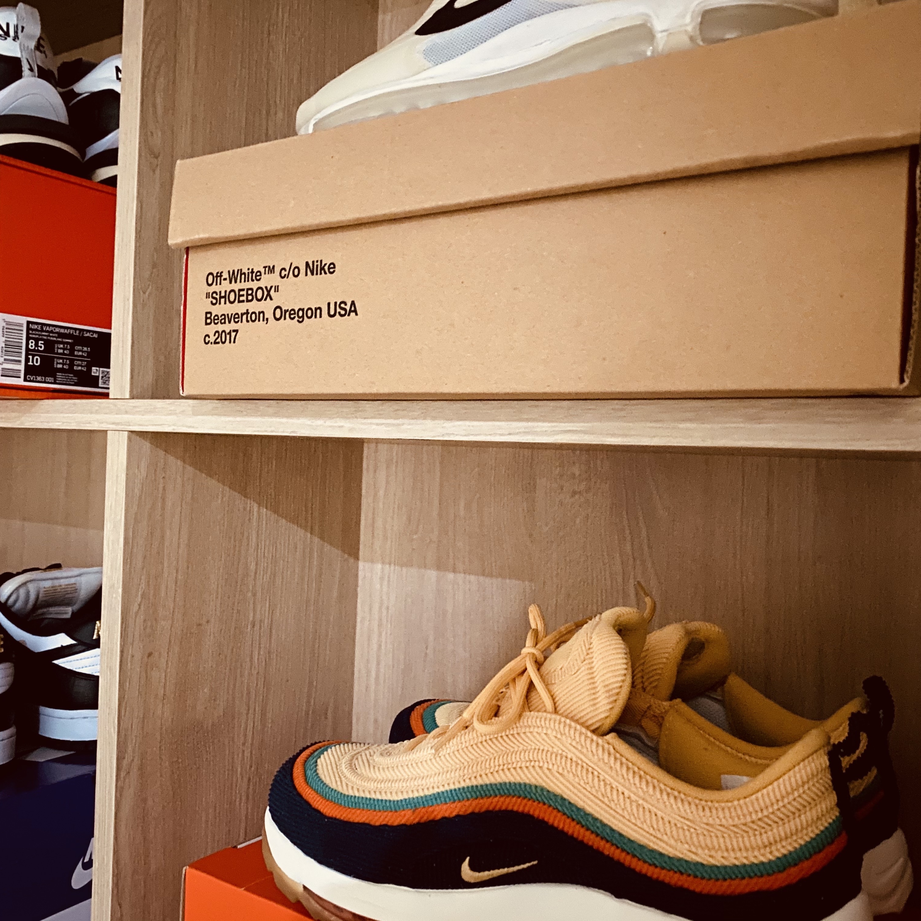 Nike Air Max 97 G NRG Obsidian Gold 착용 스타일