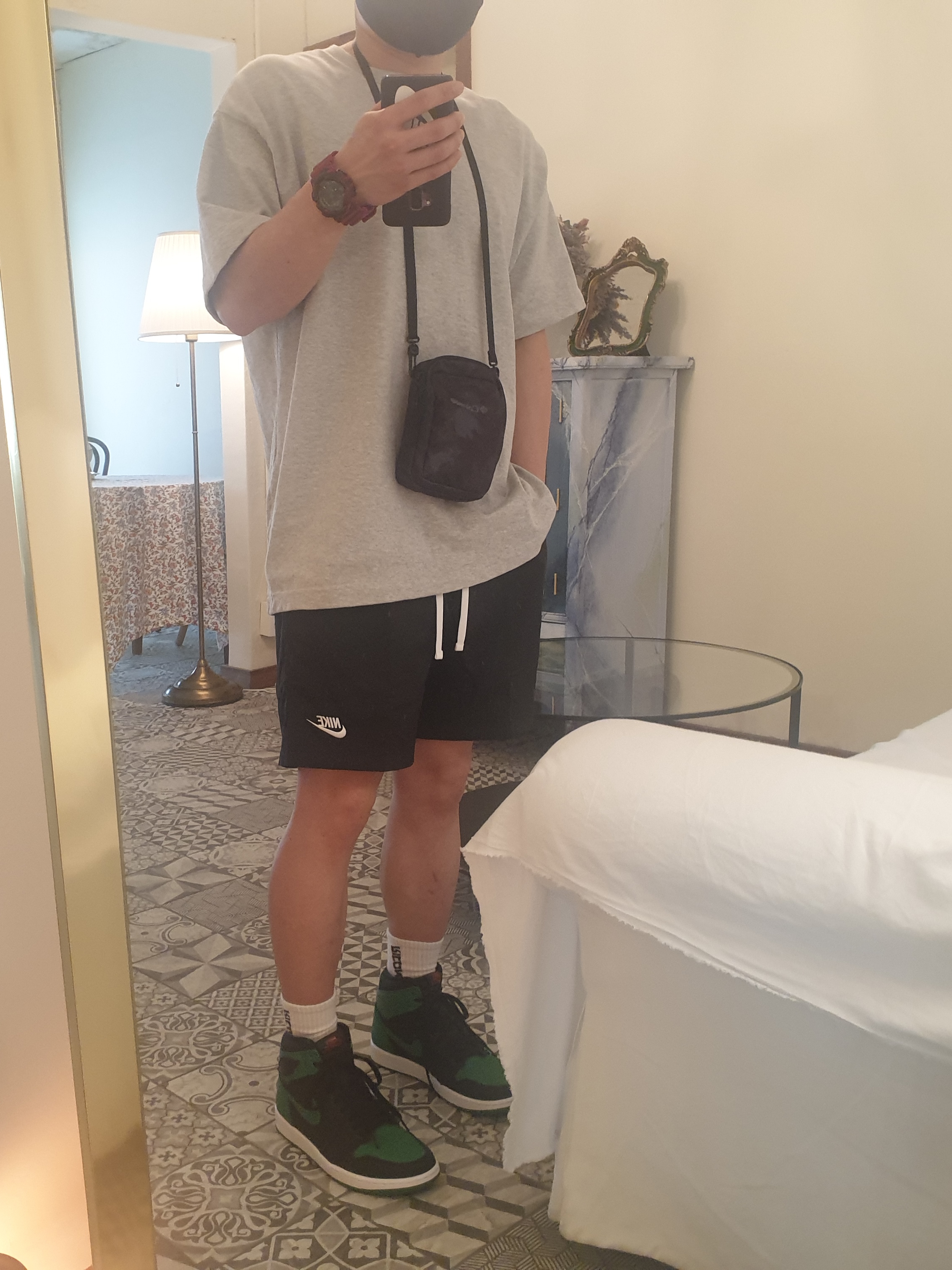 Jordan 1 Retro High OG Pine Green Black, Nike x Kim Jones Oversized T-Shirt Grey Heather - Asia 착용 스타일 - 1