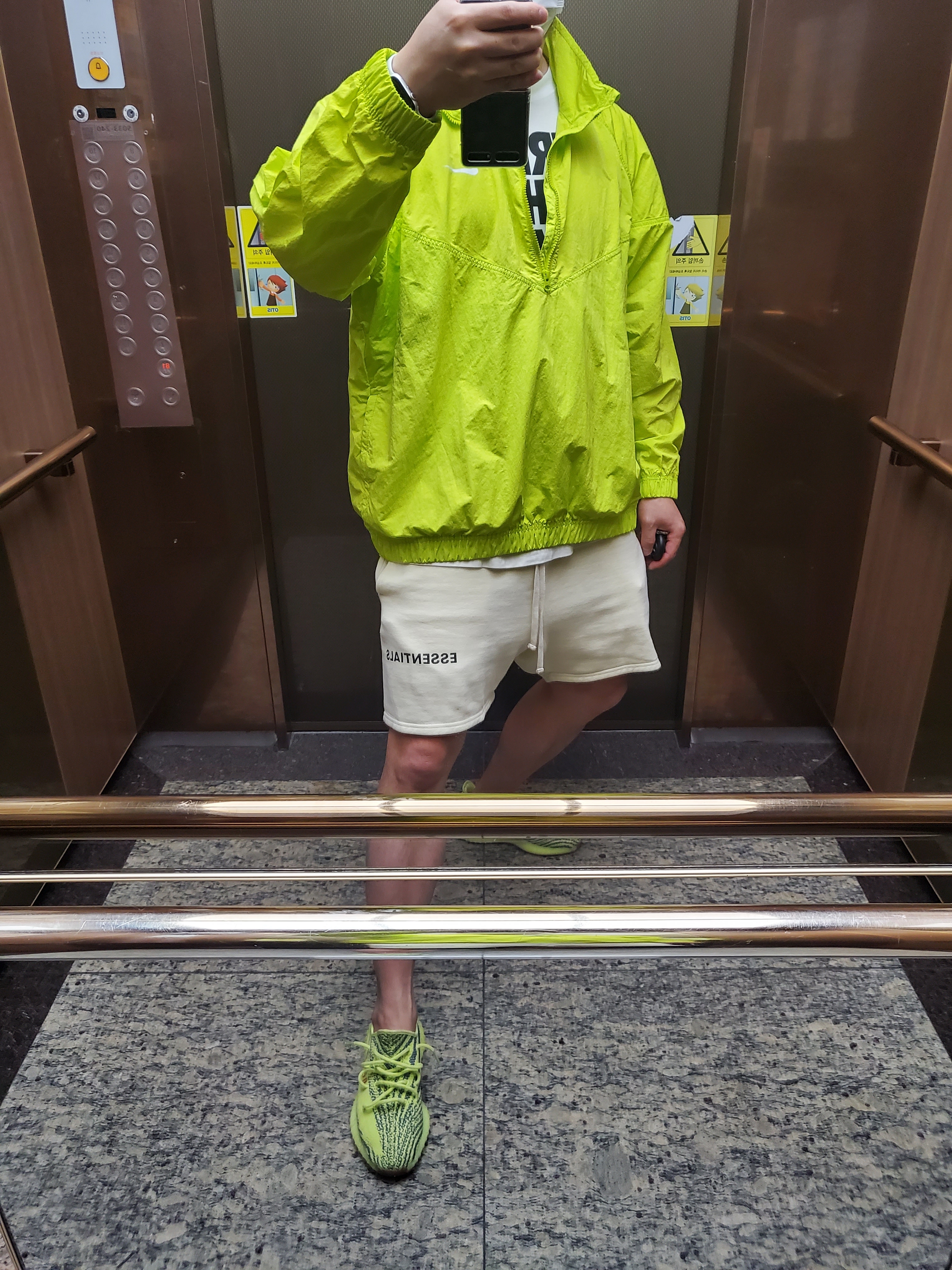 Nike x Stussy Windrunner Jacket Bright Cactus, Nike x Stussy Increase The Peace T-Shirt - US/EU 착용 스타일