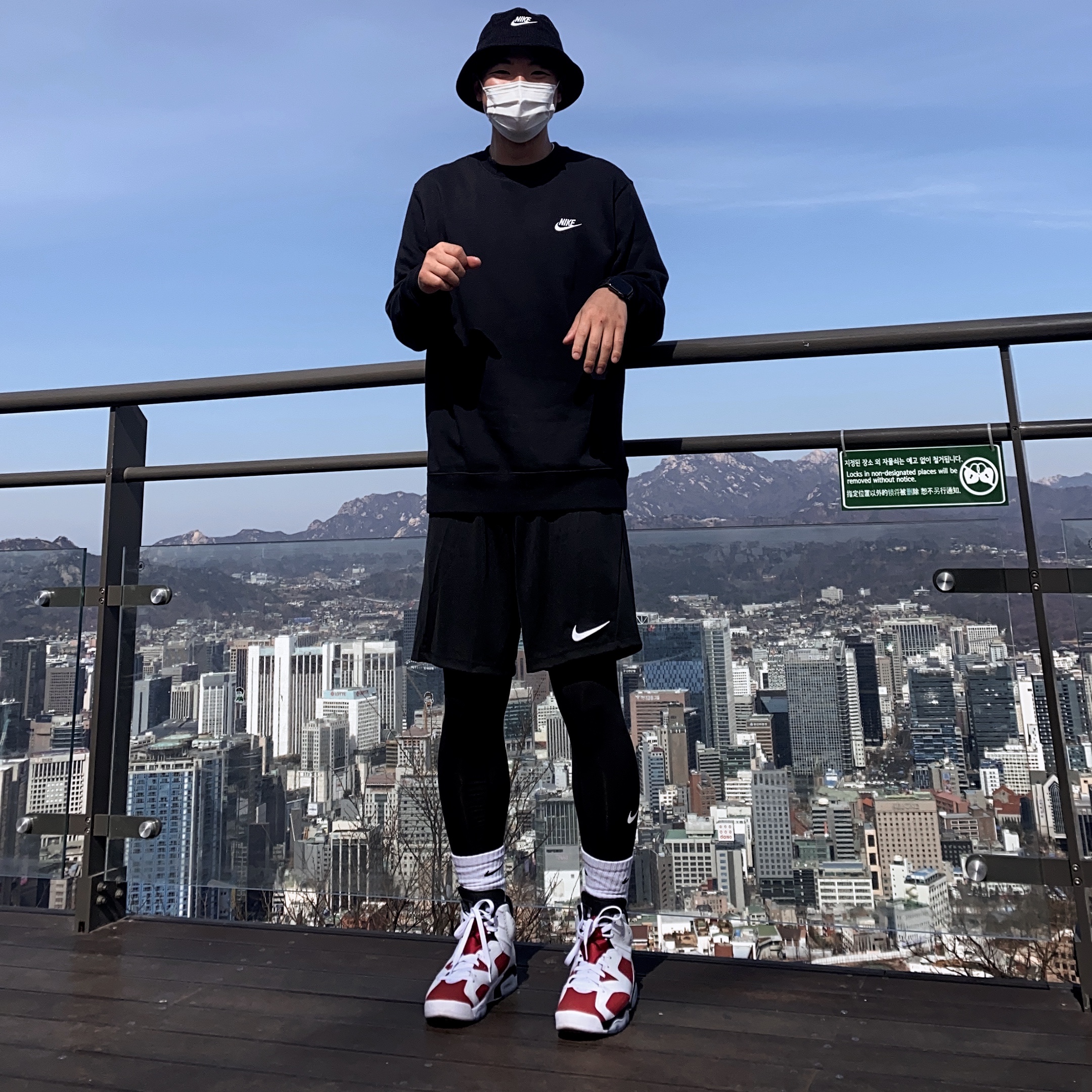 Nike Futura Corduroy Bucket Black, Jordan 6 Retro Carmine 2021 착용 스타일