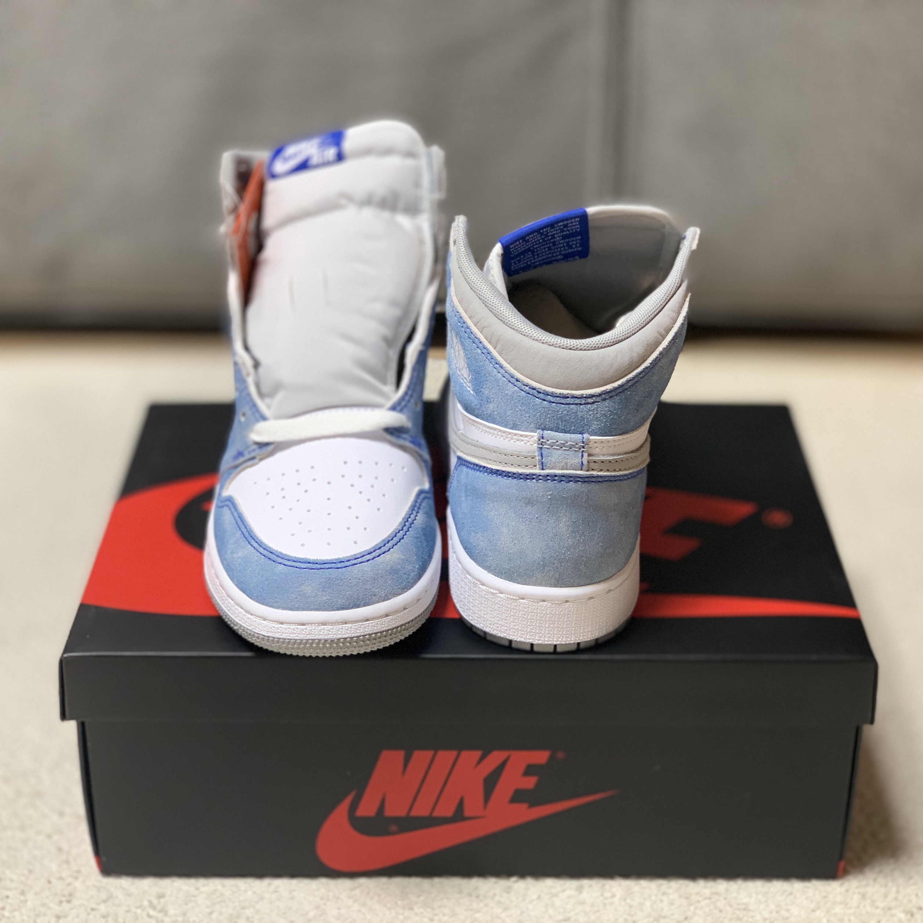 (GS) Jordan 1 Retro High OG Hyper Royal 착용 스타일 - 3