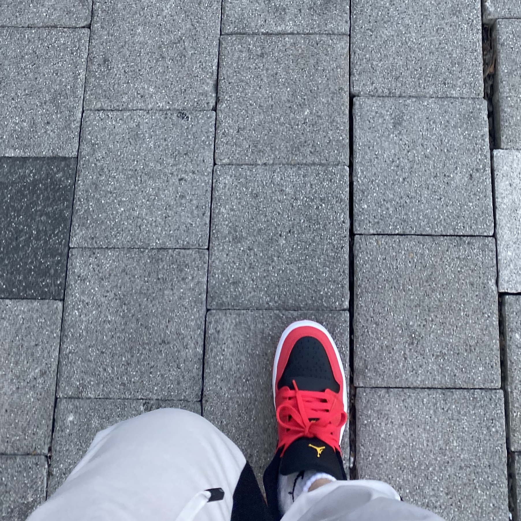 (W) Jordan 1 Low Siren Red 착용 스타일 - 3