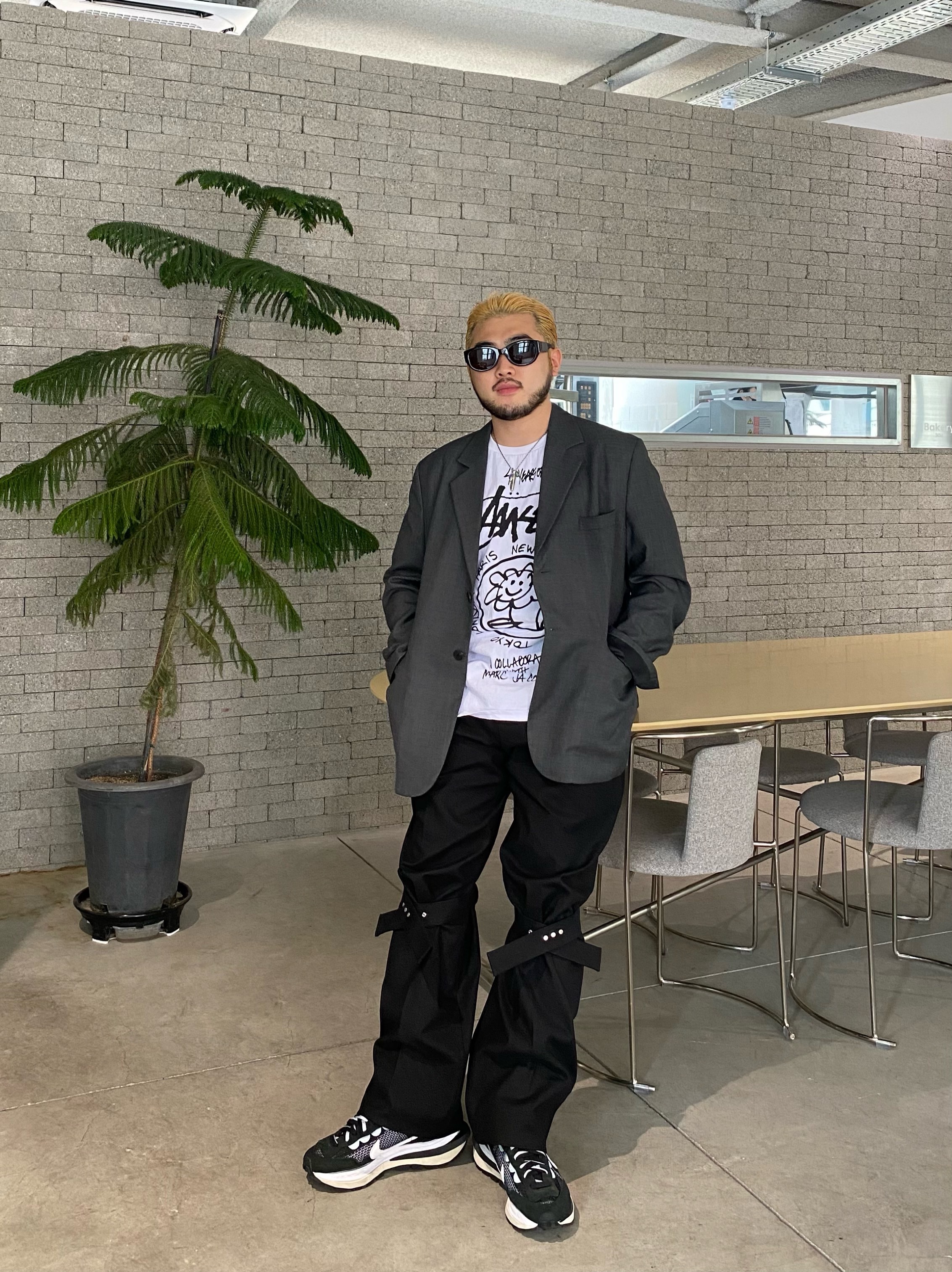 Nike x Sacai VaporWaffle Black White, Stussy x Marc Jacobs 40 WT T-Shirt 착용 스타일