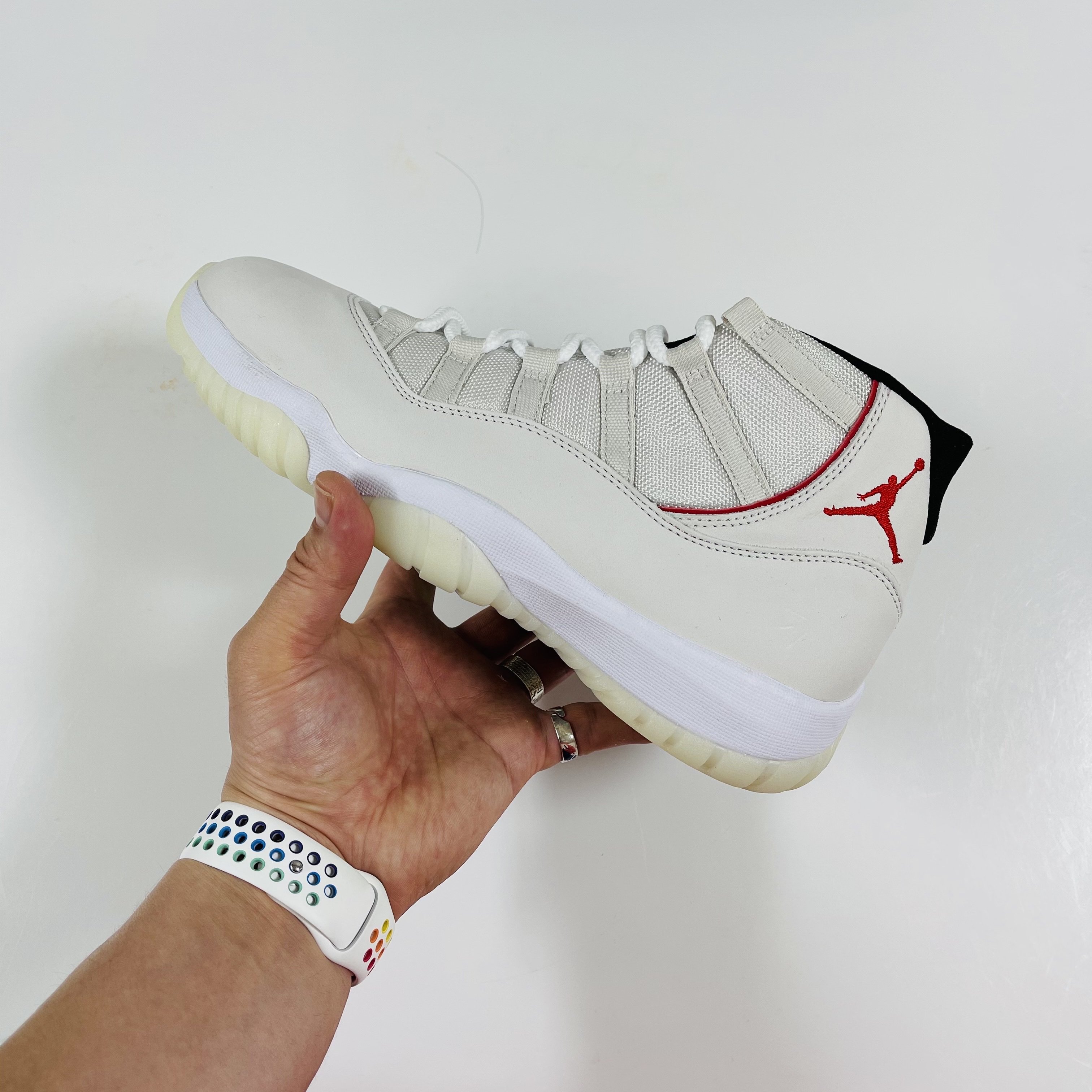 Jordan 11 Retro Platinum Tint 착용 스타일 - 1