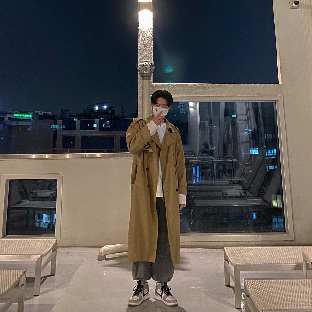 Jordan 1 Mid Light Smoke Grey 착용 스타일