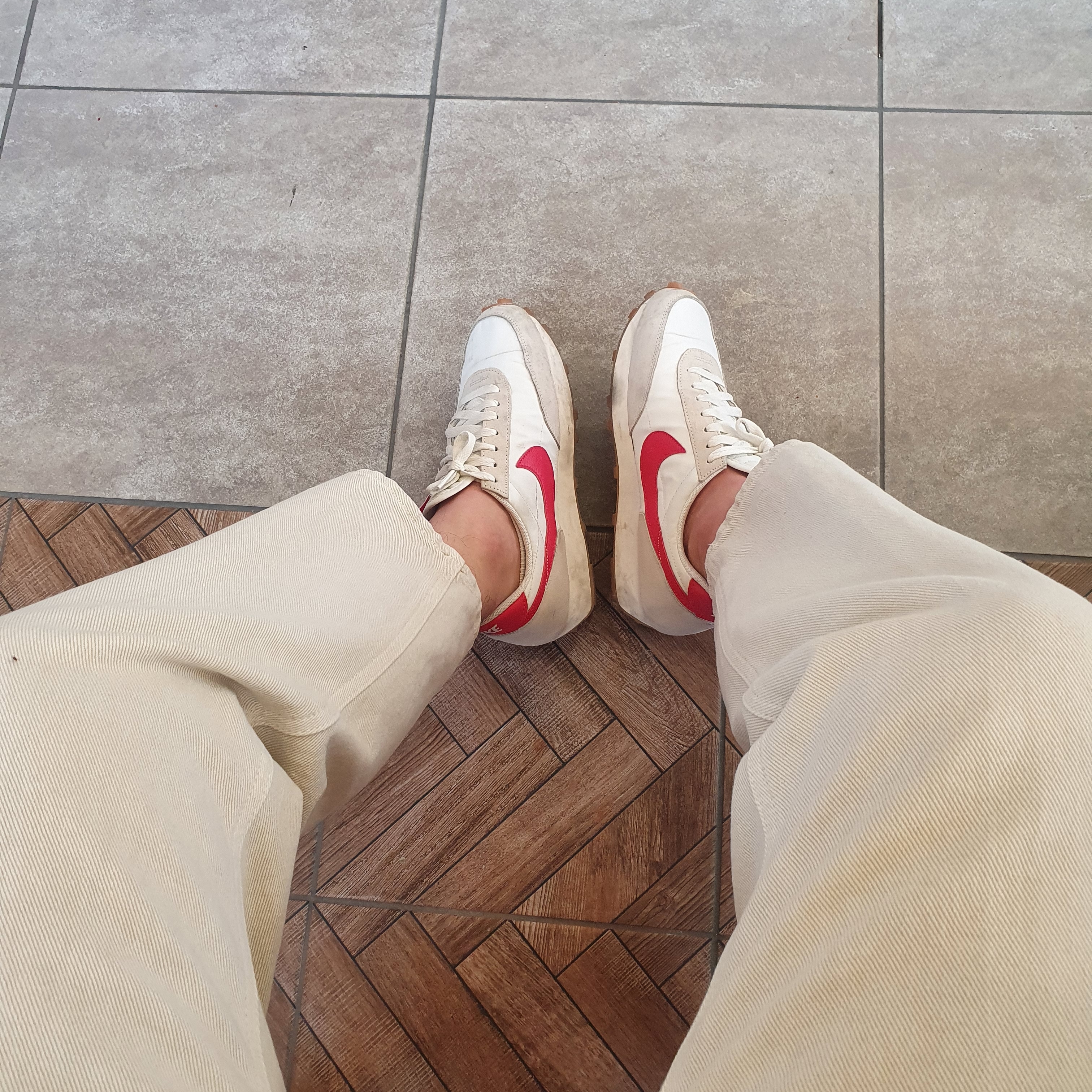 (W) Nike Daybreak Summit White University Red 착용 스타일