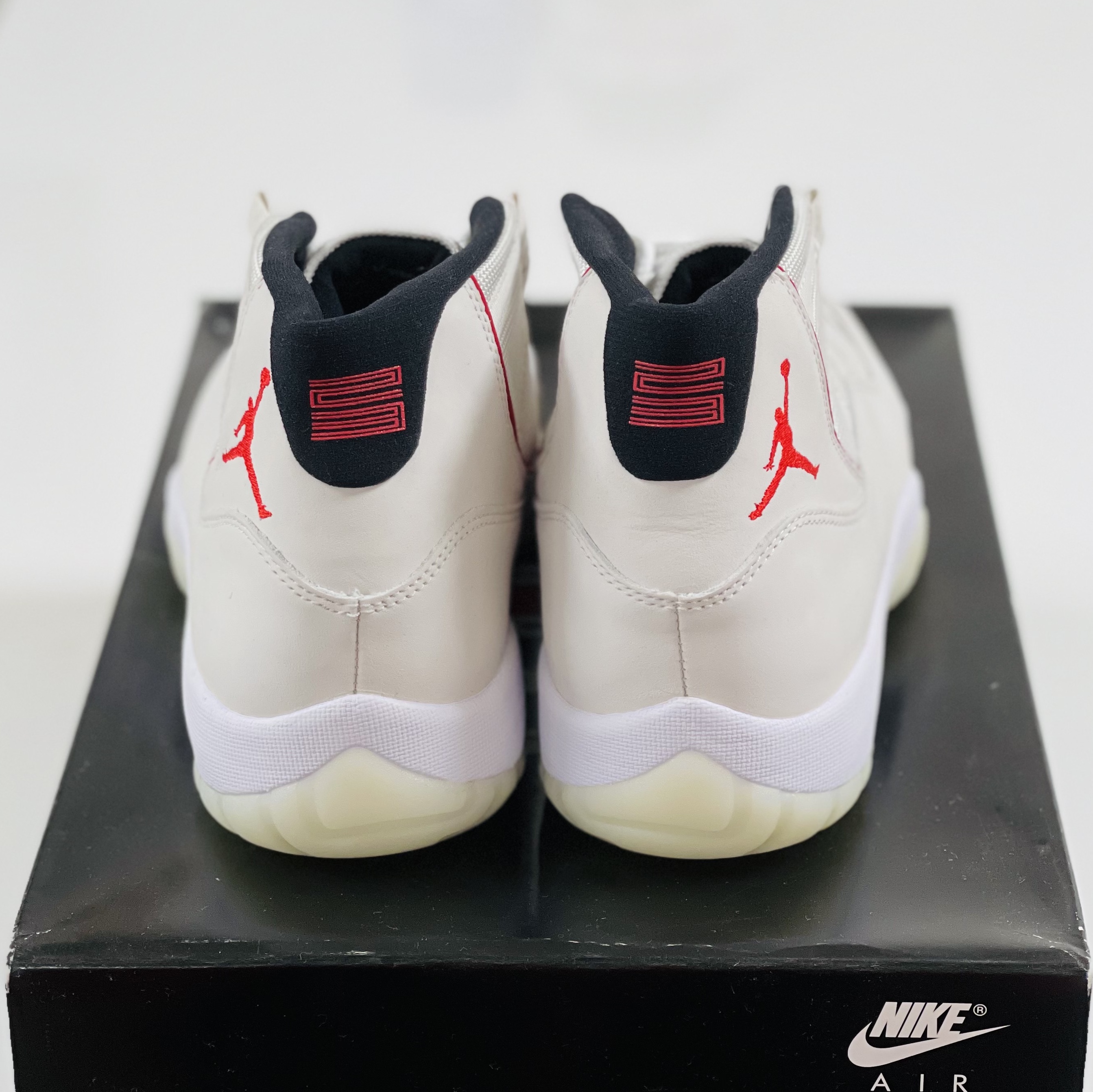 Jordan 11 Retro Platinum Tint 착용 스타일 - 4