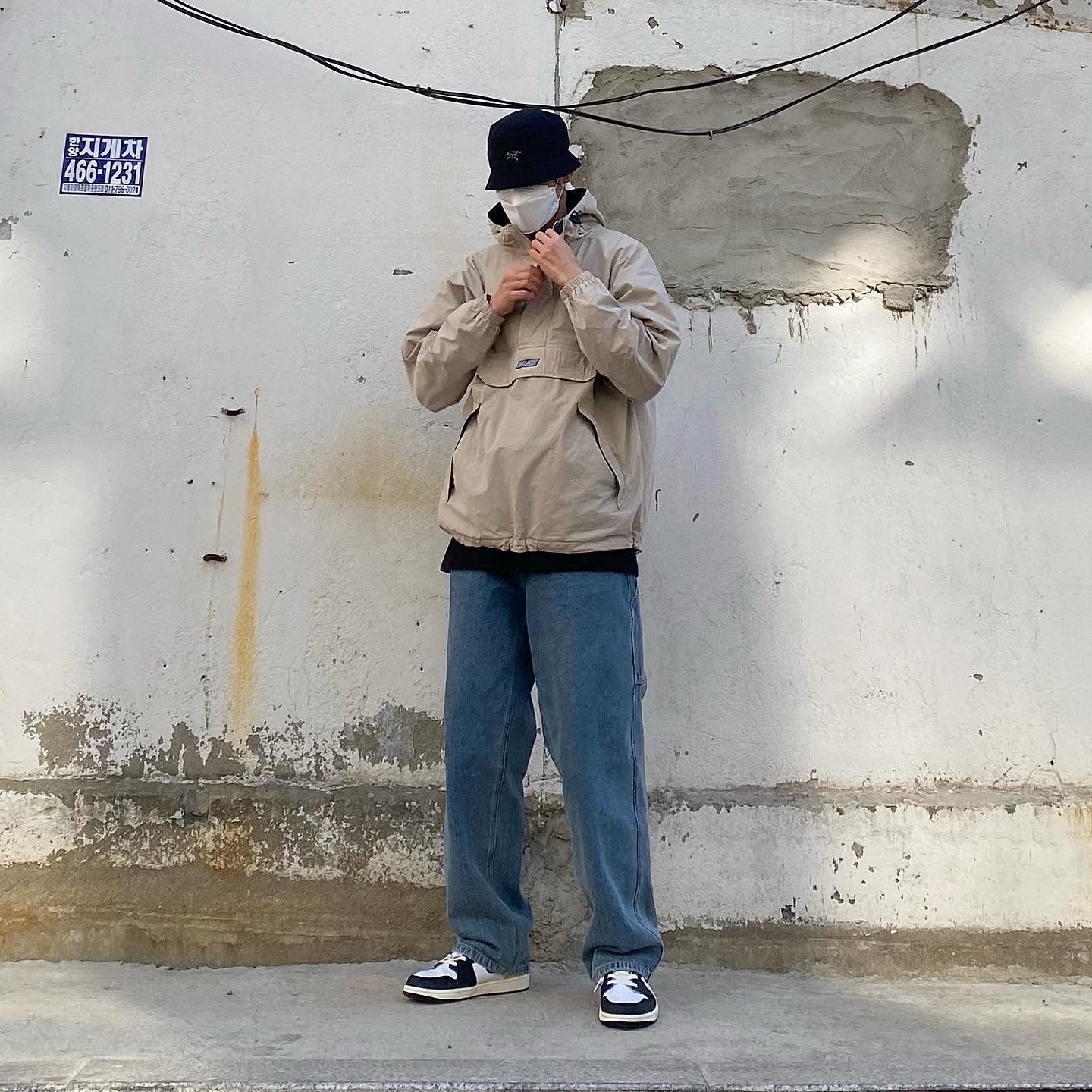 Jordan 1 Retro High OG Volt Gold, Palace x Arc'teryx Sinsolo Hat Black - 20FW 착용 스타일 - 1