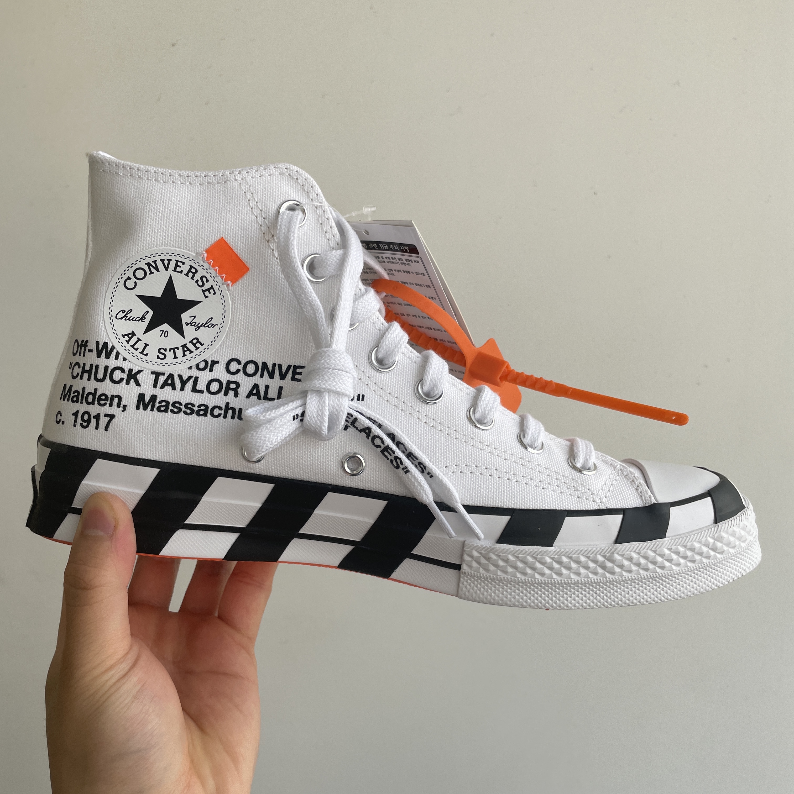 Converse x Off-White Chuck 70 High V2 2021 착용 스타일