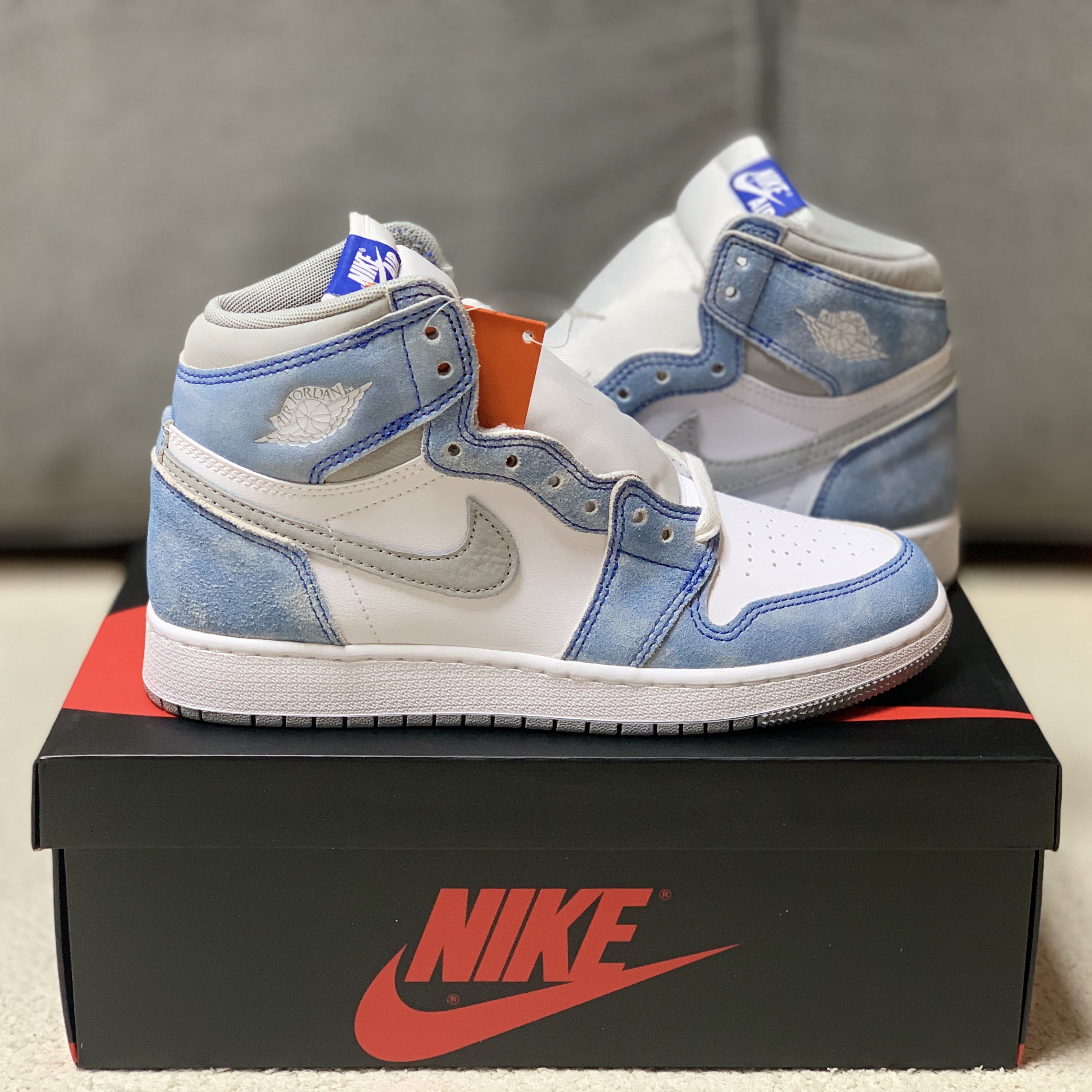 (GS) Jordan 1 Retro High OG Hyper Royal 착용 스타일 - 1