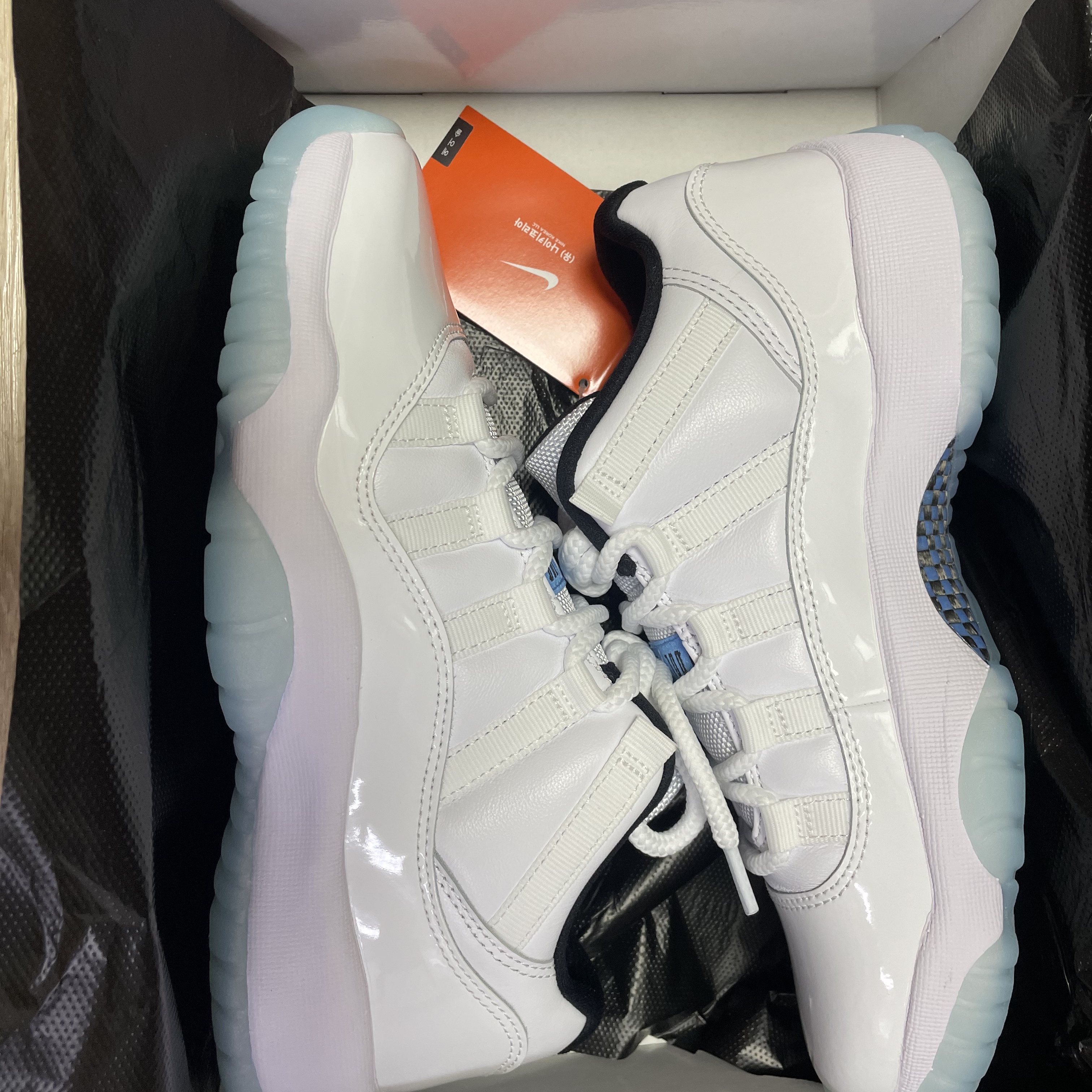 (GS) Jordan 11 Retro Low Legend Blue 착용 스타일 - 4