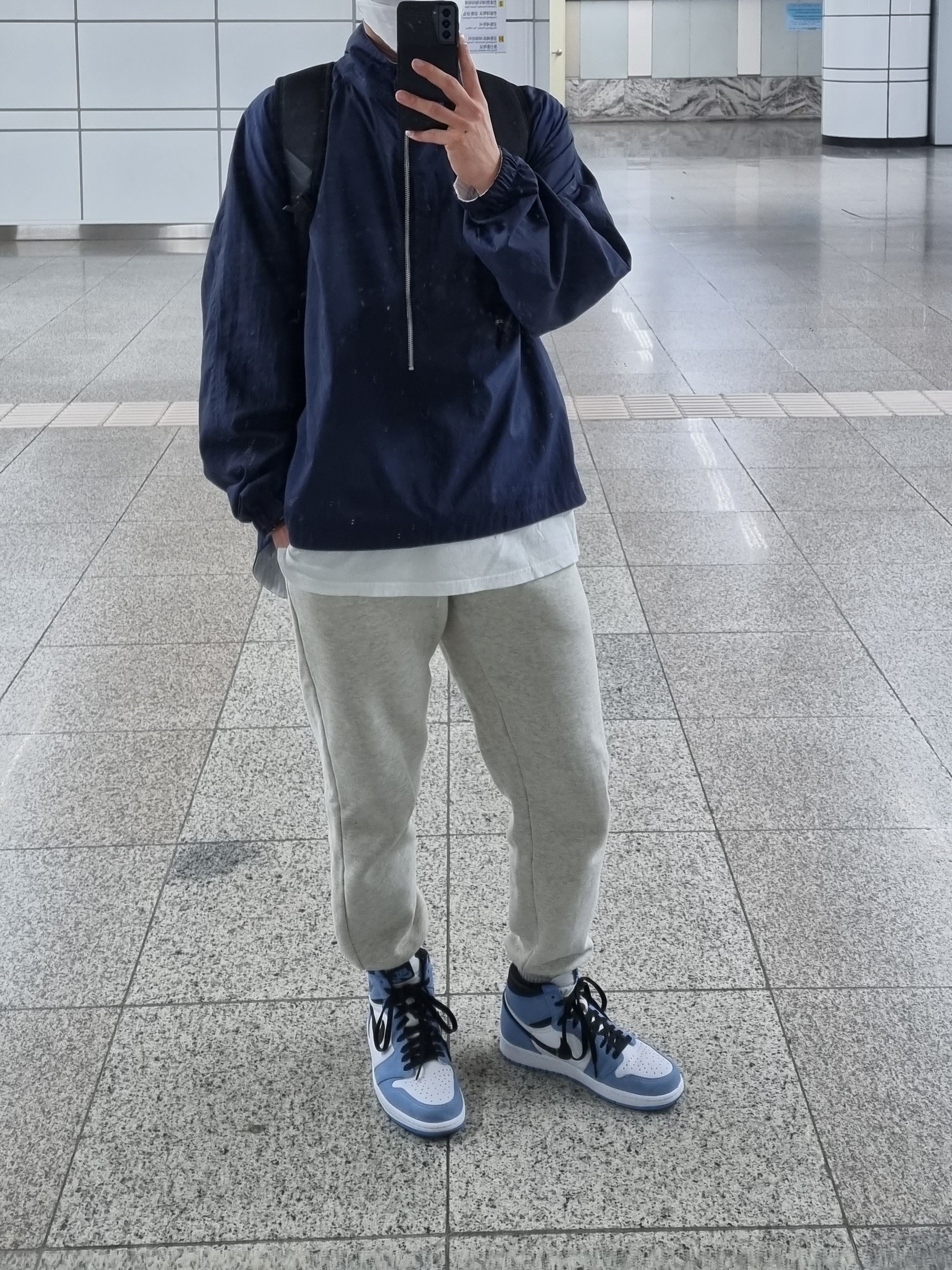 Nike x Kim Jones Reversible Wind Breaker Navy - US/EU, Jordan 1 Retro High OG University Blue 착용 스타일 - 2