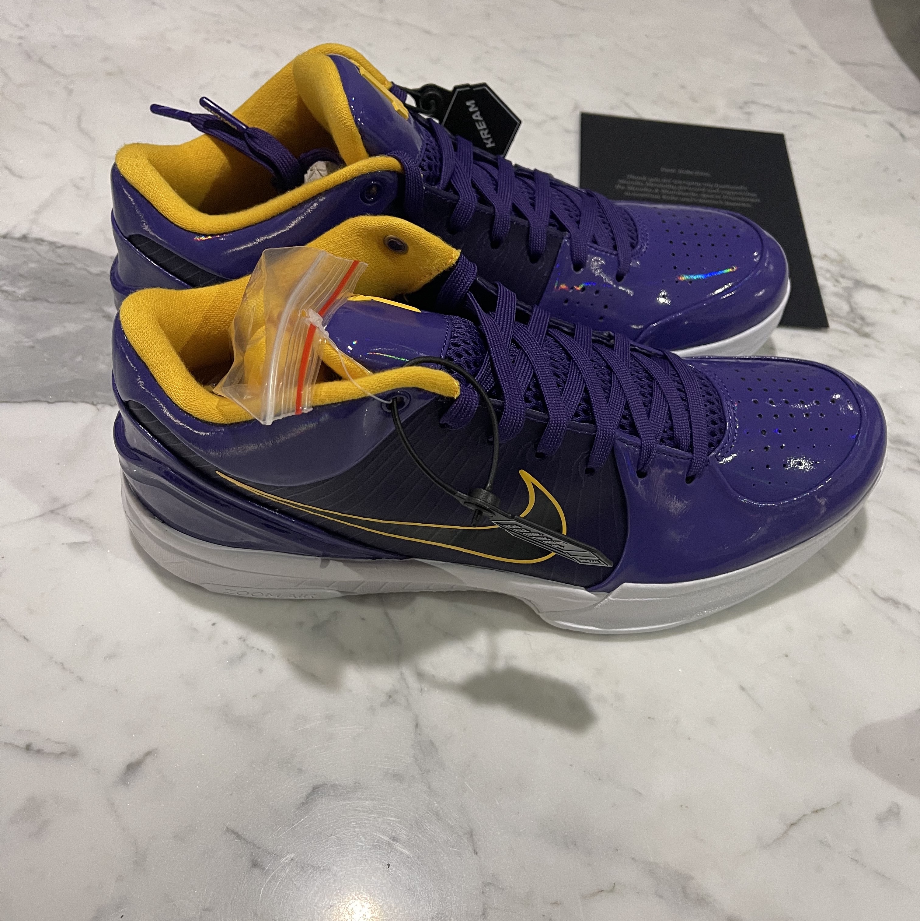 Nike x Undefeated Kobe 4 Protro Los Angeles Lakers 착용 스타일 - 4