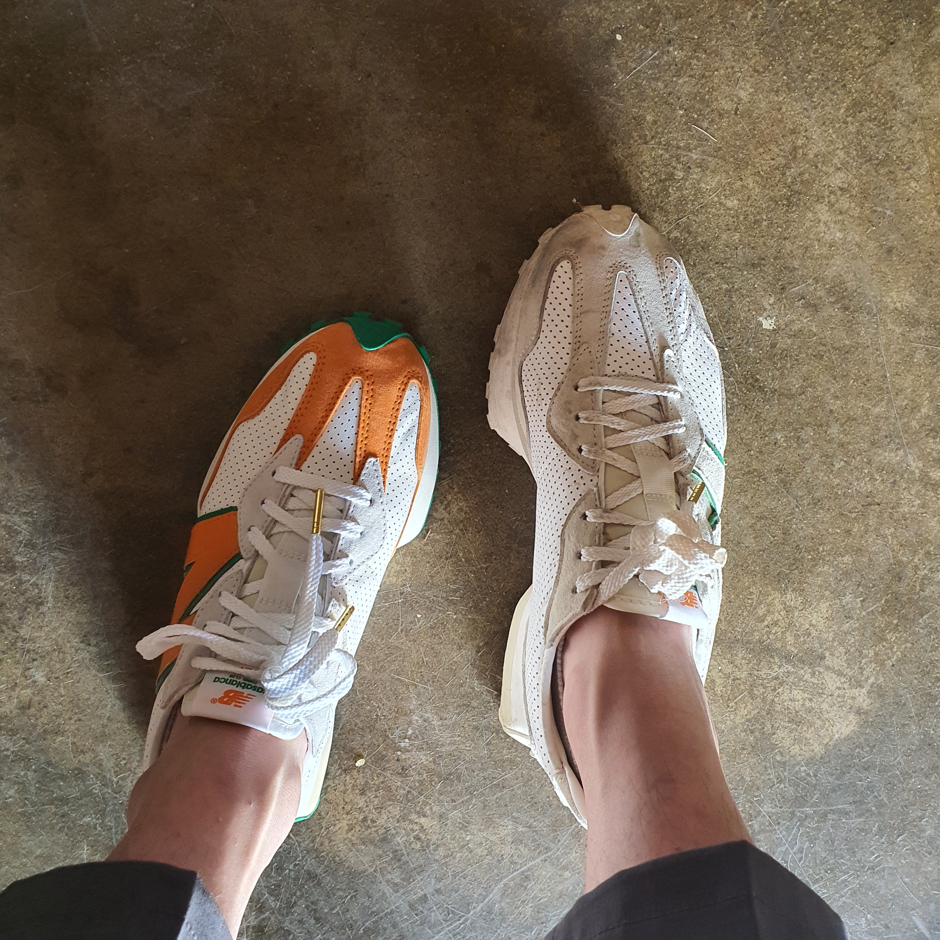 New Balance x Casablanca 327 Idealist Orange, New Balance x Casablanca 327 Idealist Off White Green 착용 스타일