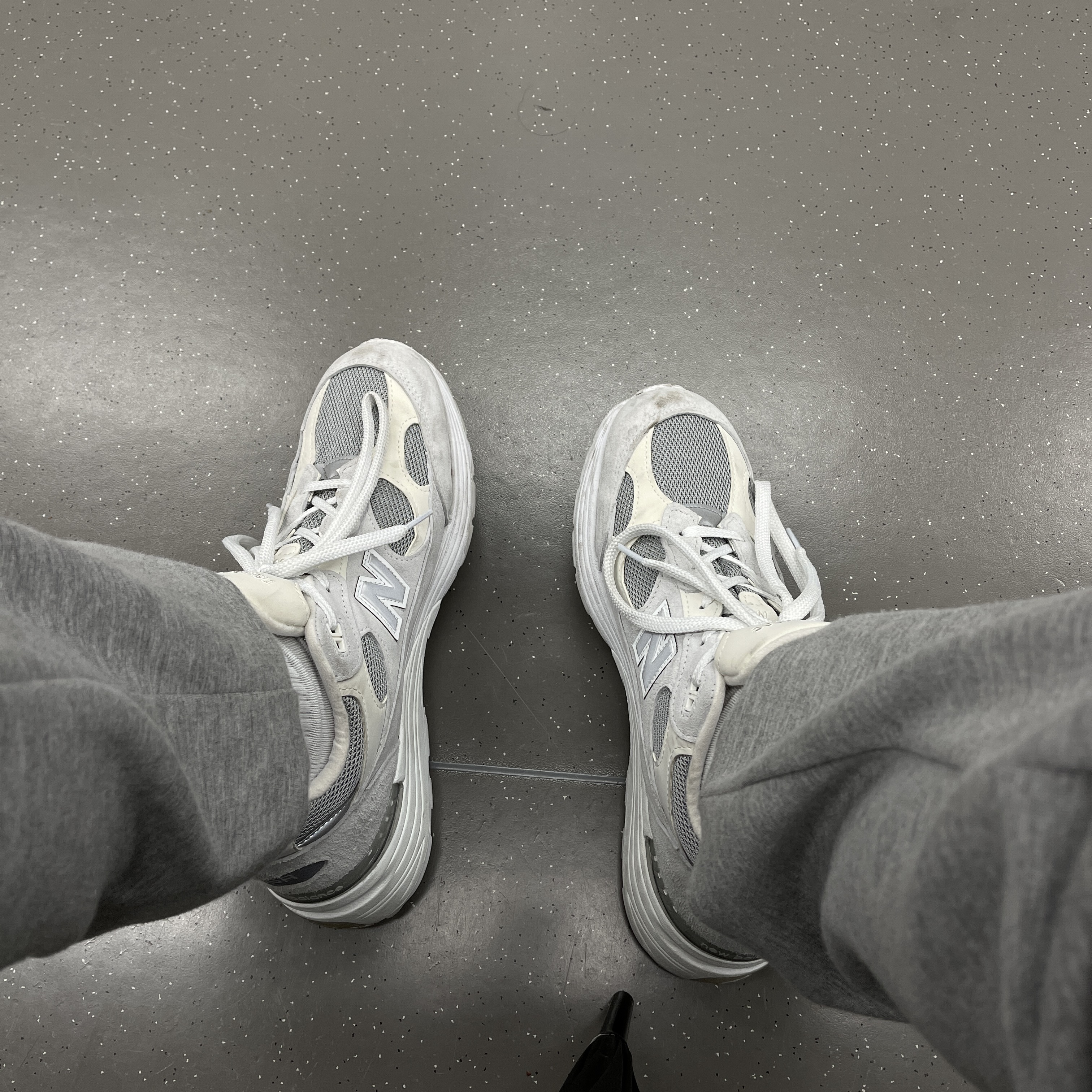 New Balance 992 Made in USA White Silver 착용 스타일