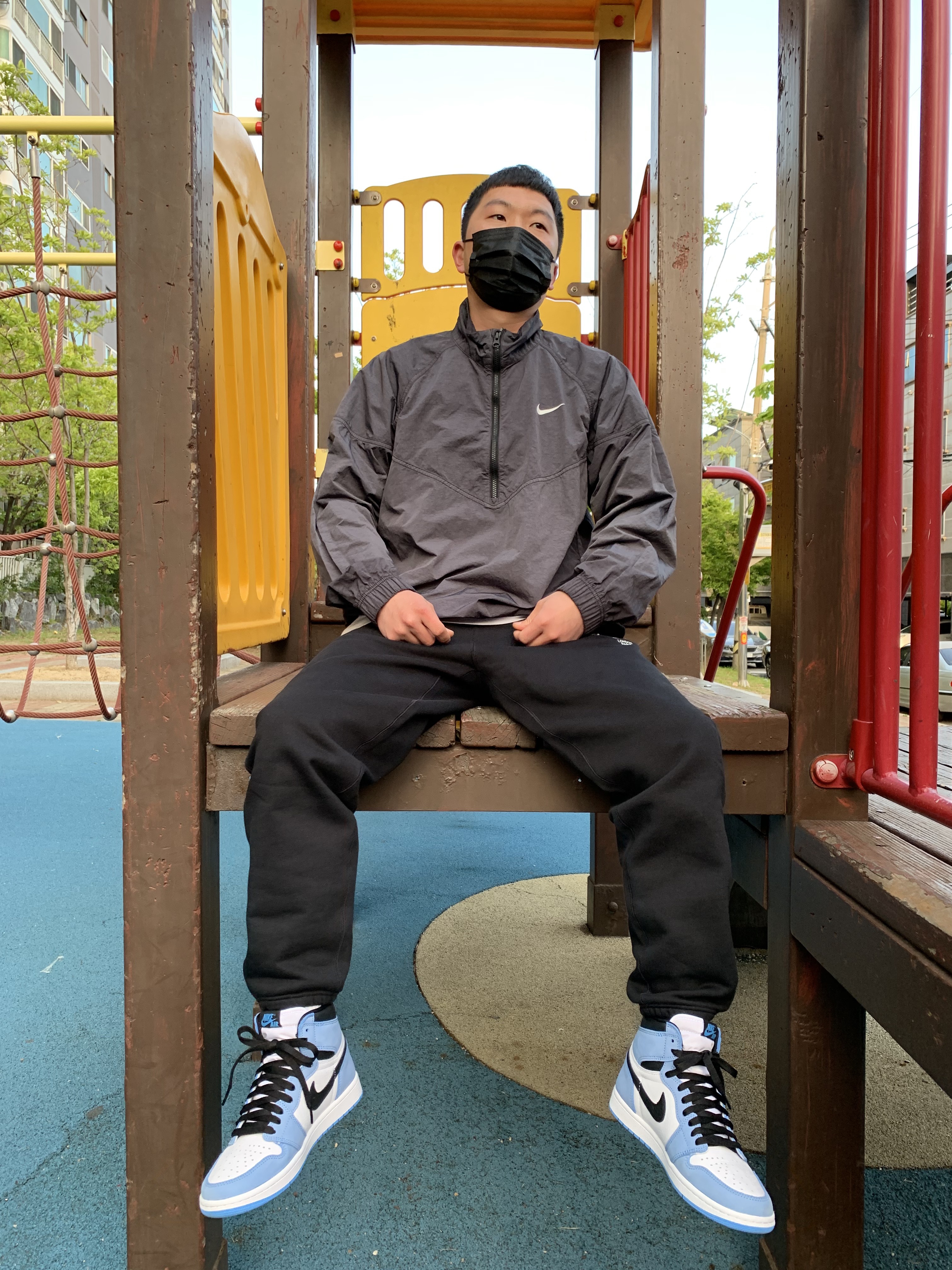 Jordan 1 Retro High OG University Blue, Nike x Stussy Windrunner Jacket Off Noir 착용 스타일