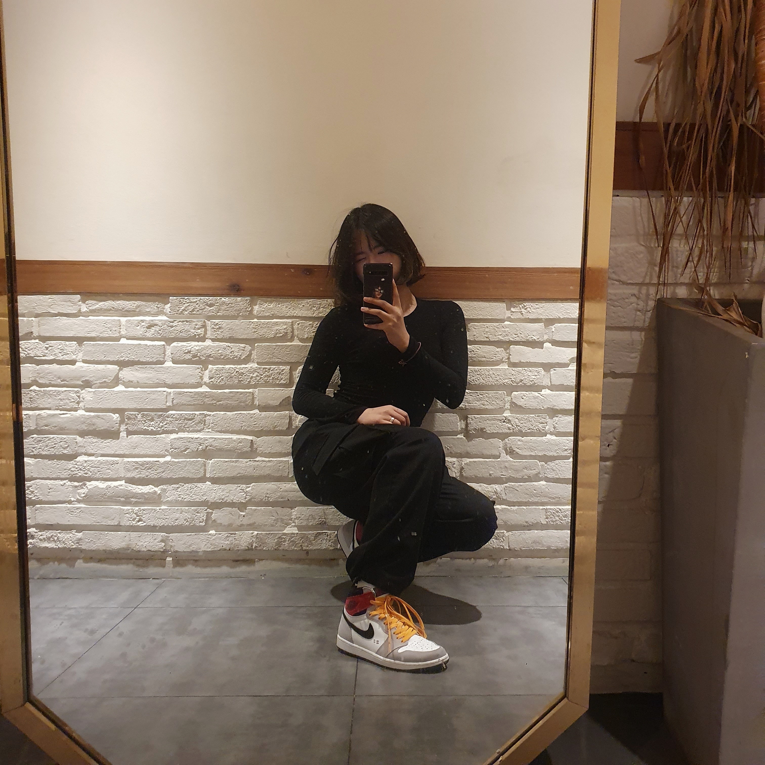 Jordan 1 Retro High OG Light Smoke Grey 착용 스타일 - 1