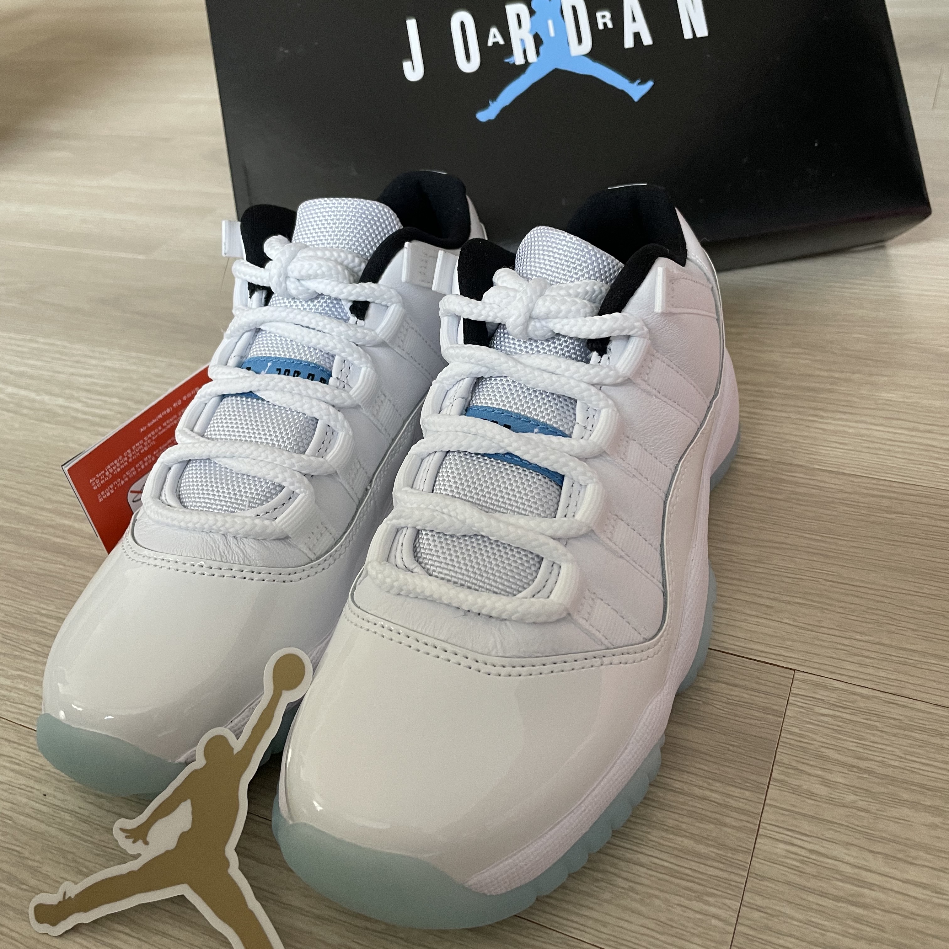 (GS) Jordan 11 Retro Low Legend Blue 착용 스타일 - 4