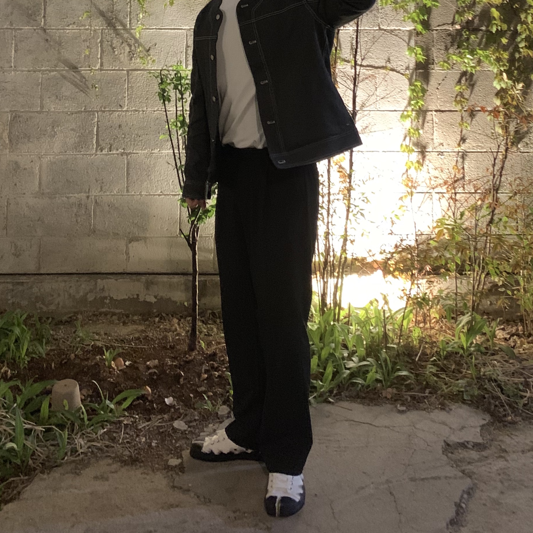 Maison Margiela Vandal Tabi Low White Black Paint 착용 스타일