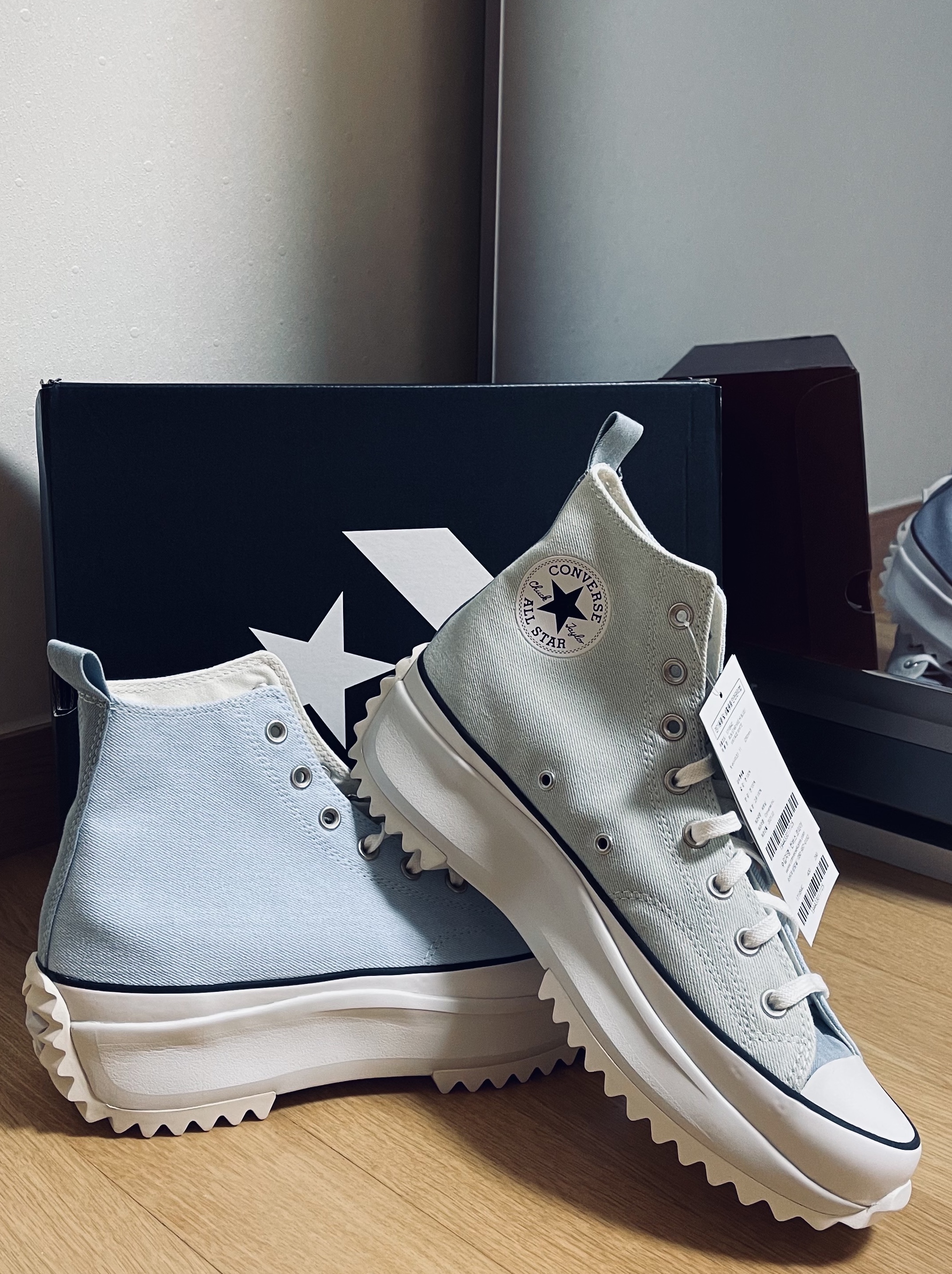 Converse Run Star Hike Hi Blue Vintage White 착용 스타일
