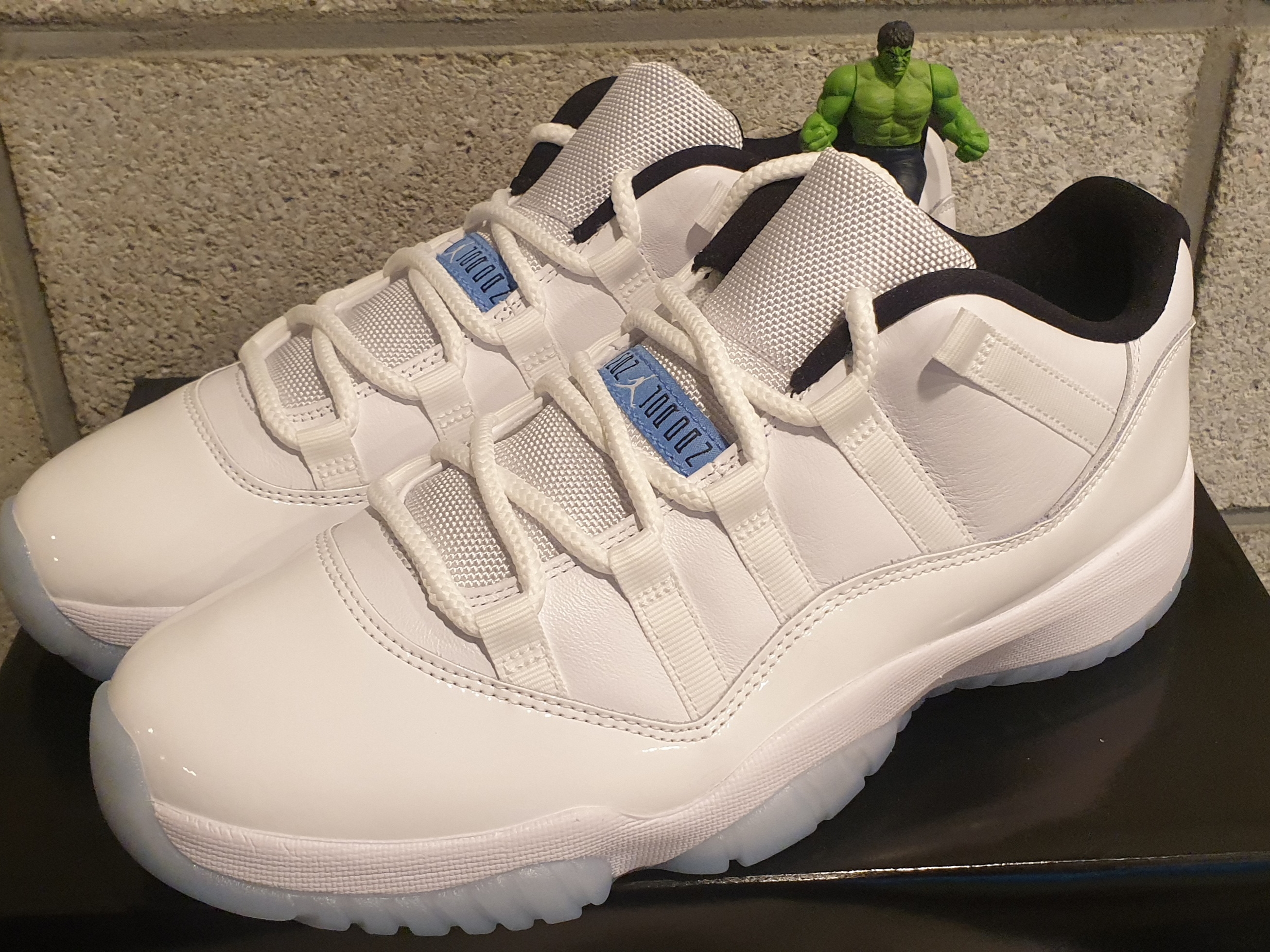 Jordan 11 Retro Low Legend Blue 착용 스타일 - 1