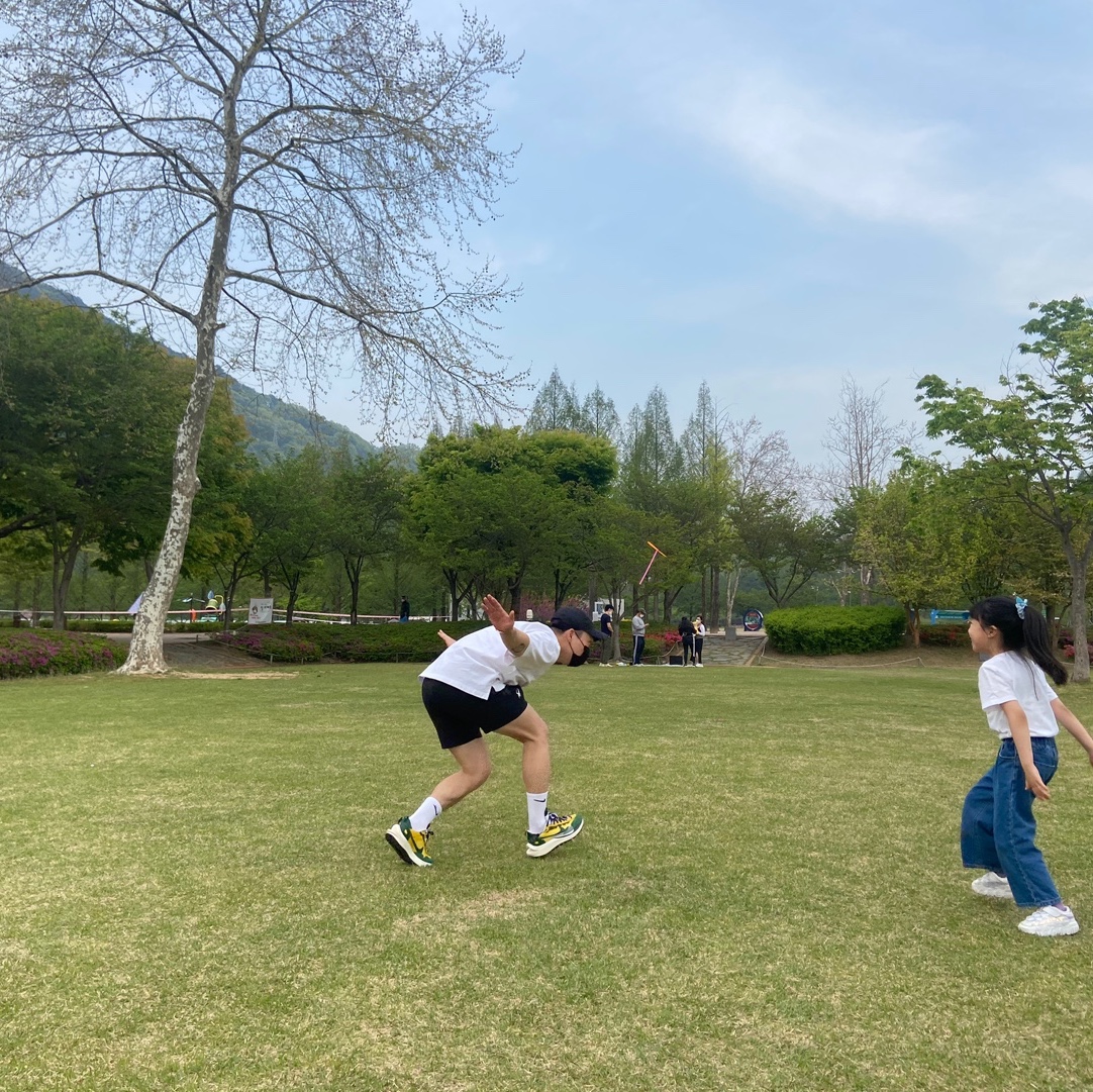 Nike x Sacai VaporWaffle Tour Yellow & Gorge Green Sail 착용 스타일 - 2