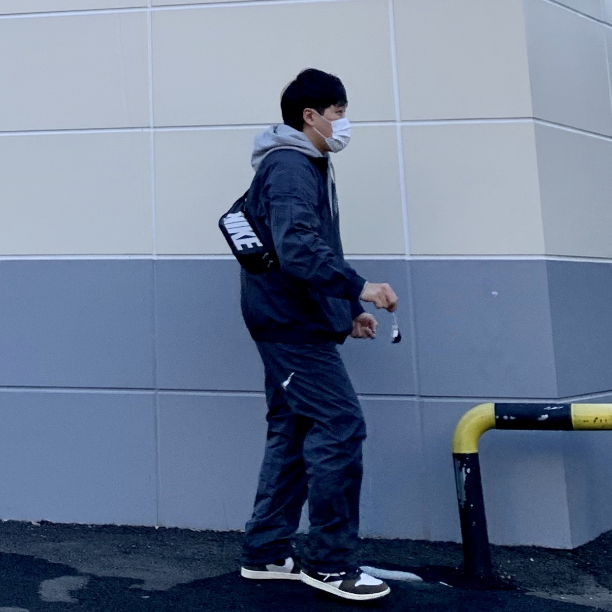Nike x Stussy Windrunner Jacket Off Noir, Nike x Stussy Beach Pants Off Noir 착용 스타일