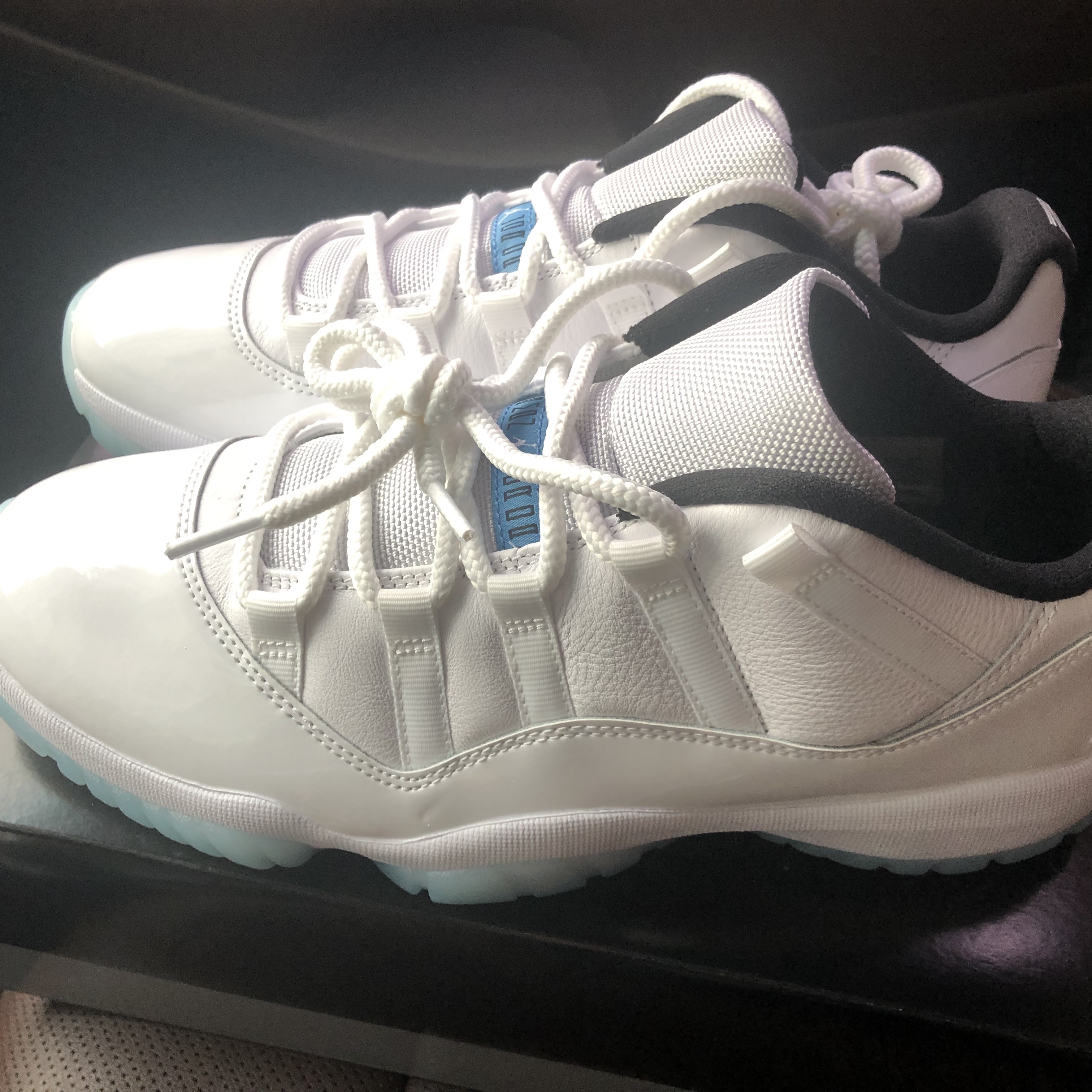 Jordan 11 Retro Low Legend Blue 착용 스타일 - 4