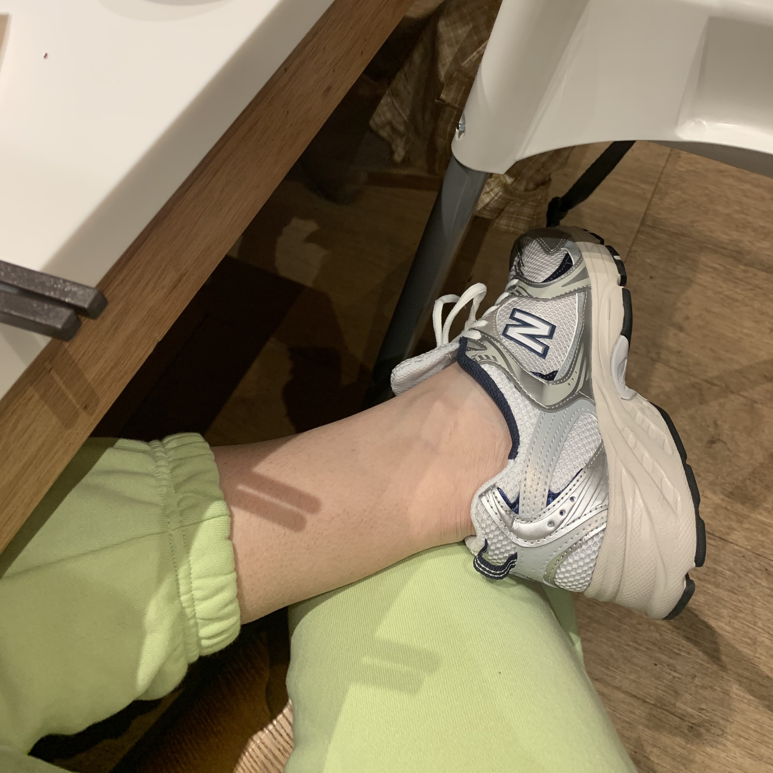 New Balance 530 Steel Grey 착용 스타일