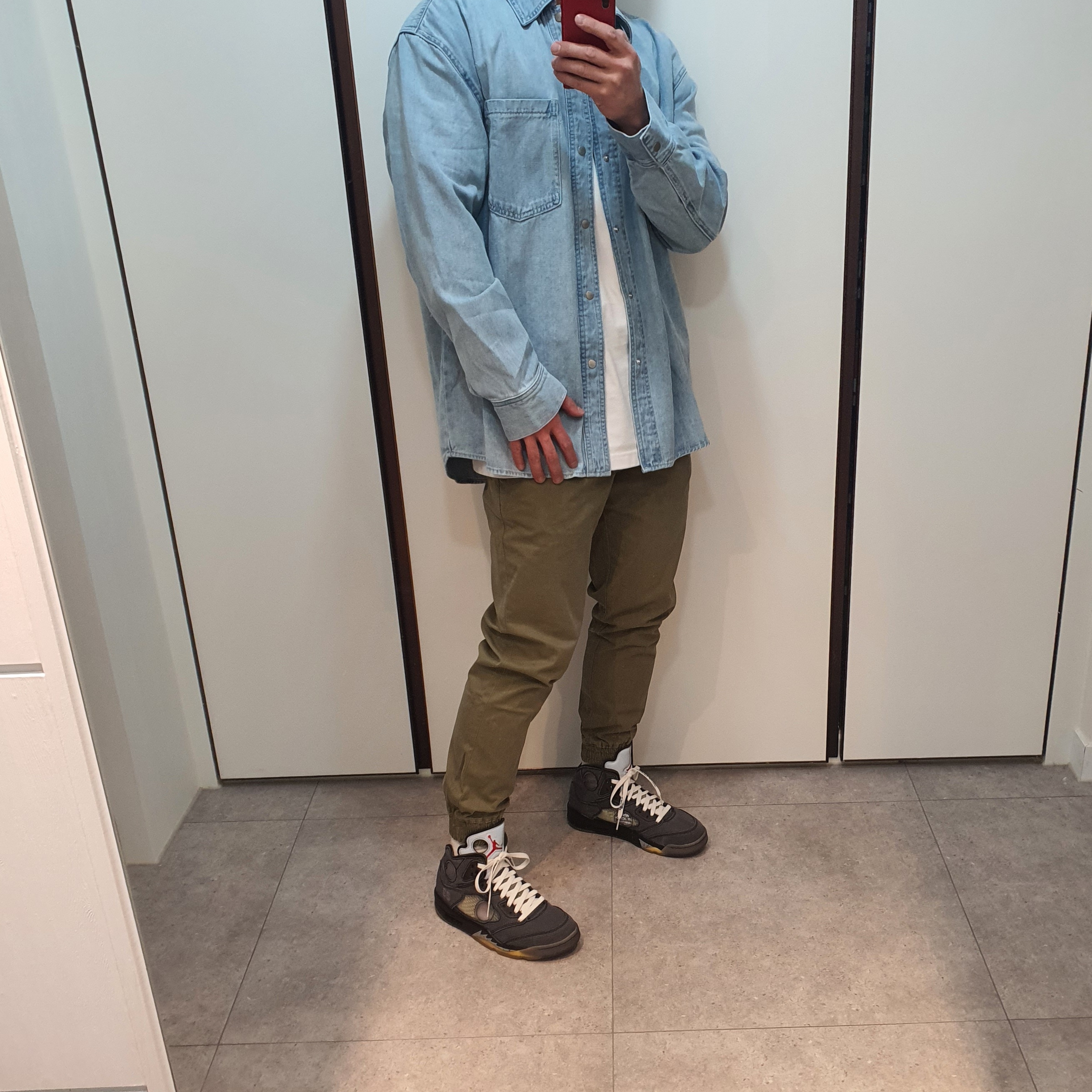 Jordan 5 x Off-White Retro SP Black Muslin 착용 스타일