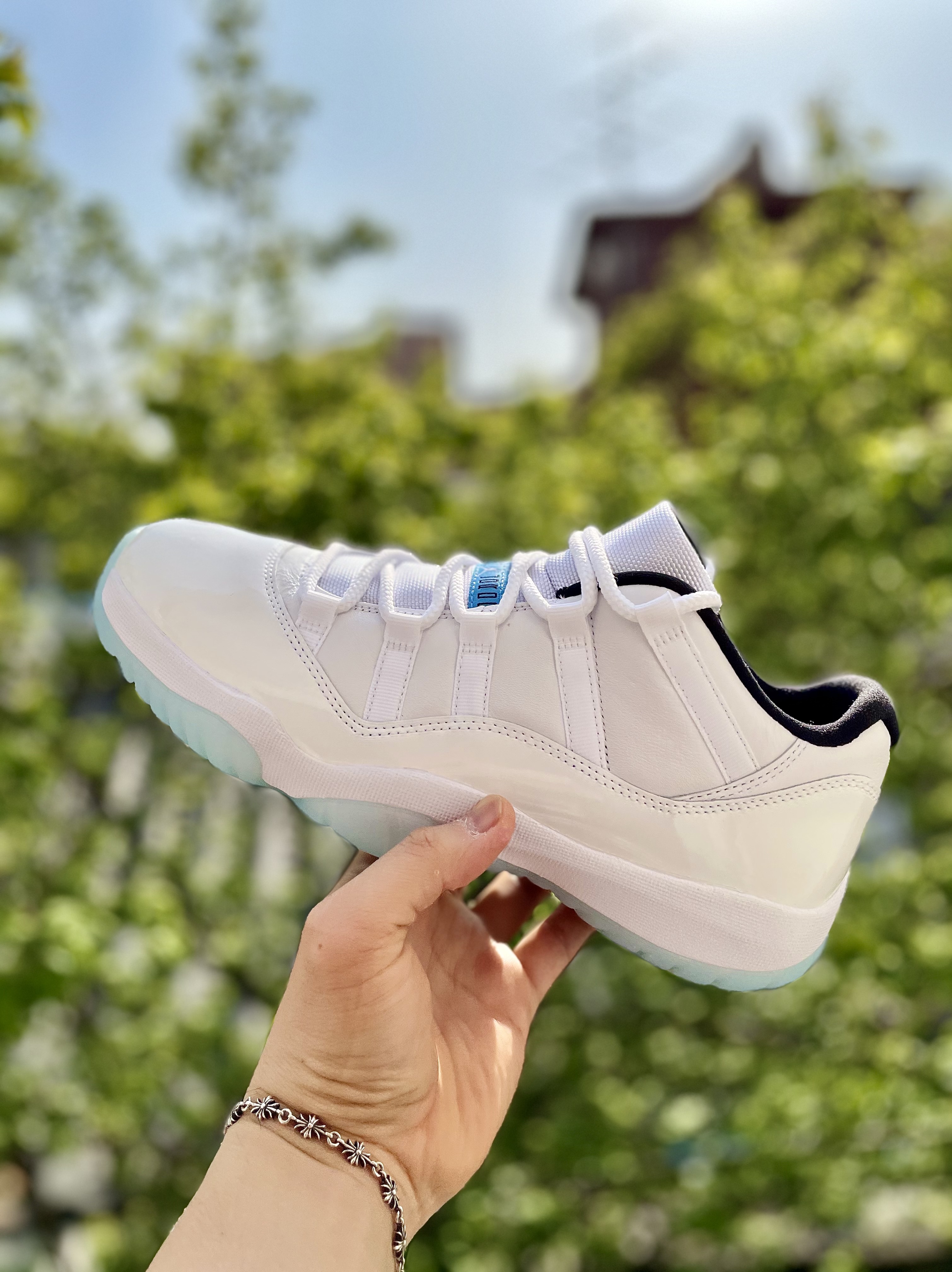 Jordan 11 Retro Low Legend Blue 착용 스타일