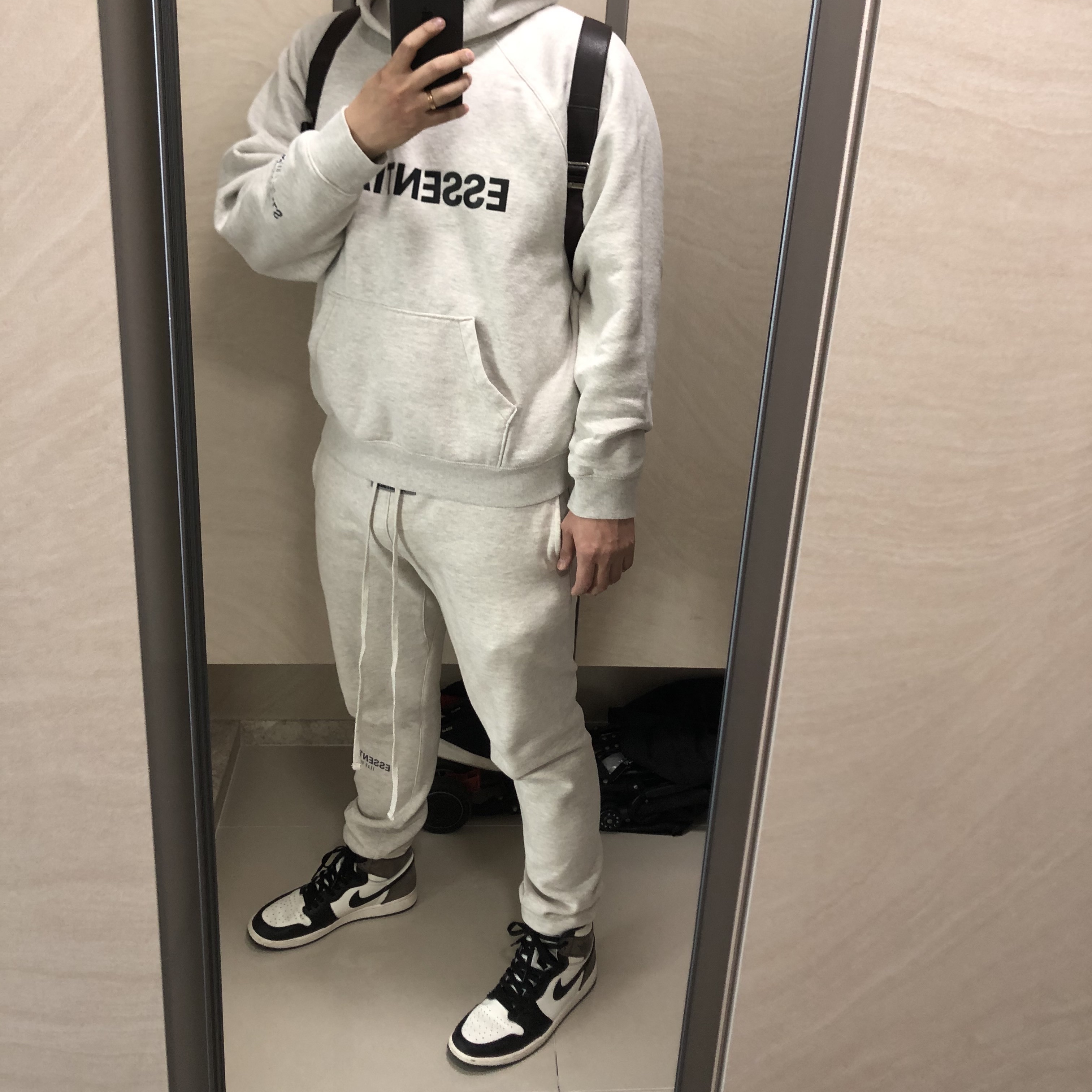 Essentials 3D Silicon Applique Pullover Hoodie Oatmeal/Oatmeal Heather/Light Heather Oatmeal 2020, Essentials Sweatpants Oatmeal/Oatmeal Heather/Light Heather Oatmeal 2020 착용 스타일