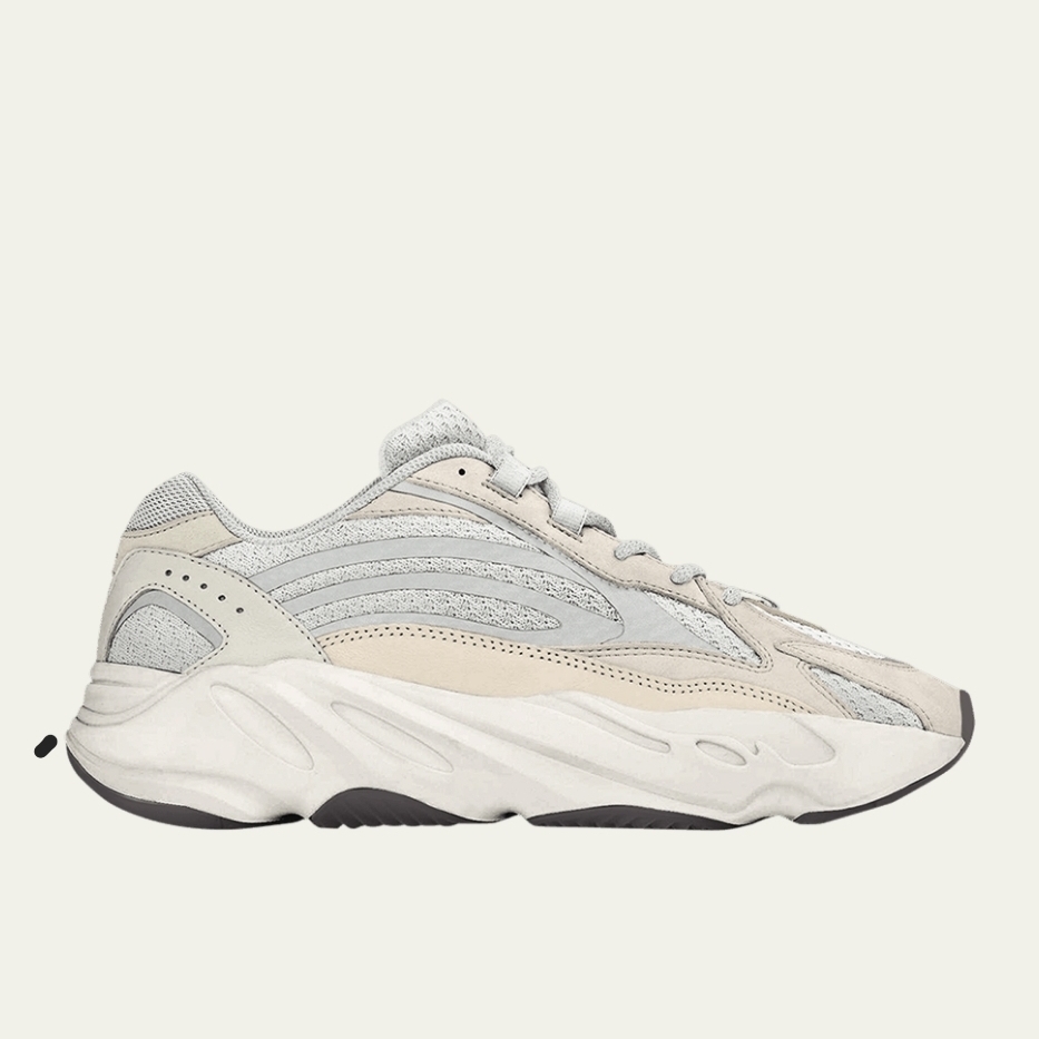 Adidas Yeezy Boost 700 V2 Cream 착용 스타일