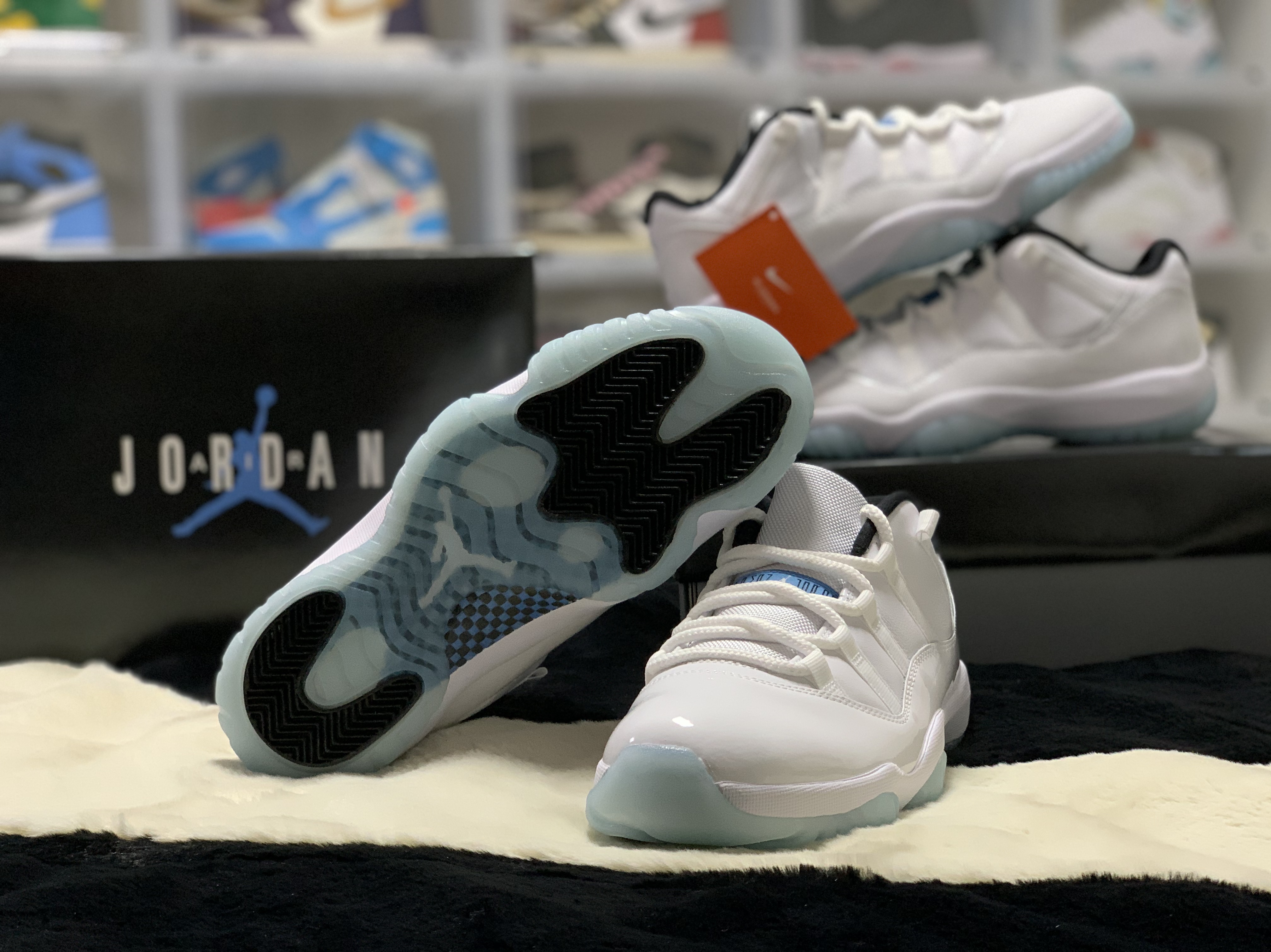 Jordan 11 Retro Low Legend Blue 착용 스타일 - 4