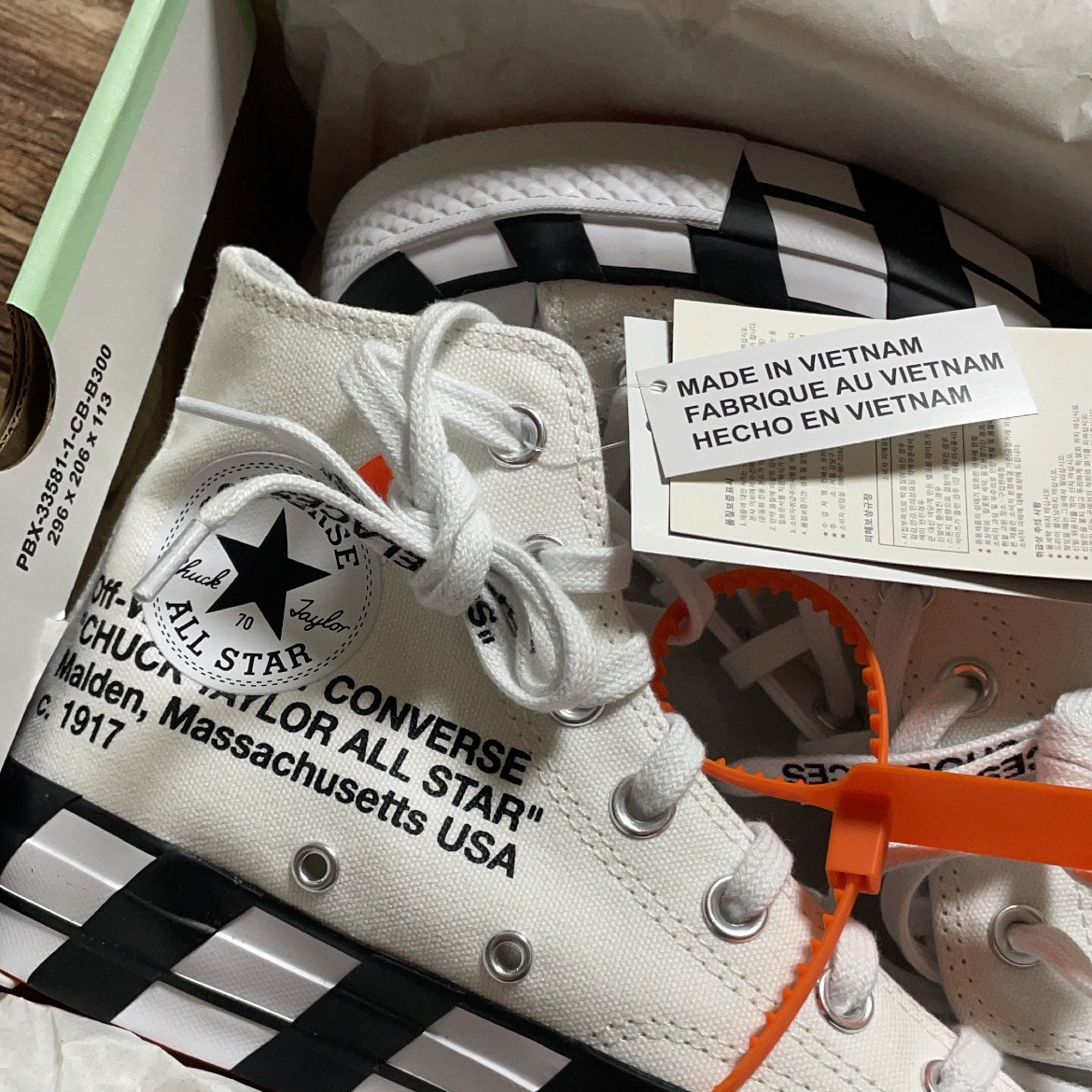 Converse x Off-White Chuck 70 High V2 2021 착용 스타일