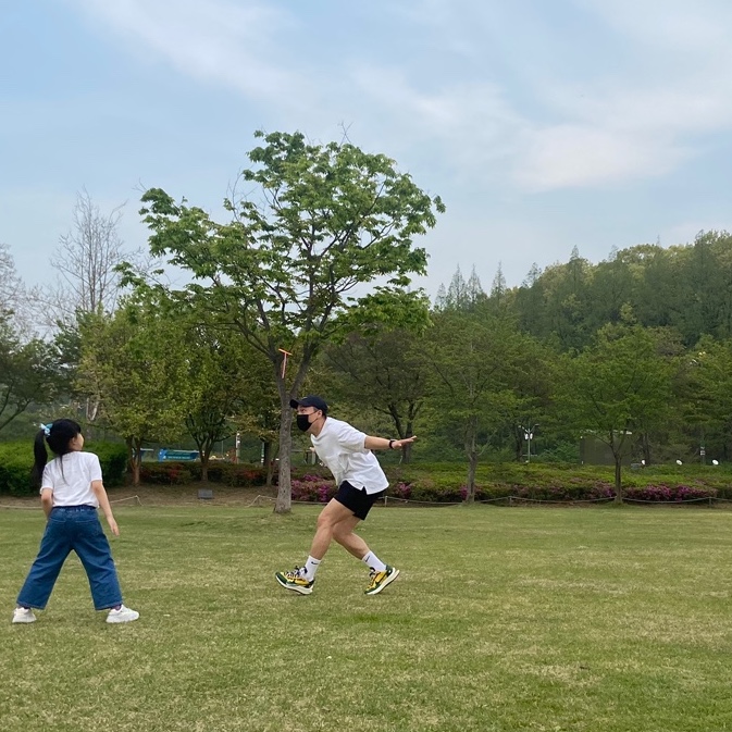 Nike x Sacai VaporWaffle Tour Yellow & Gorge Green Sail 착용 스타일 - 1