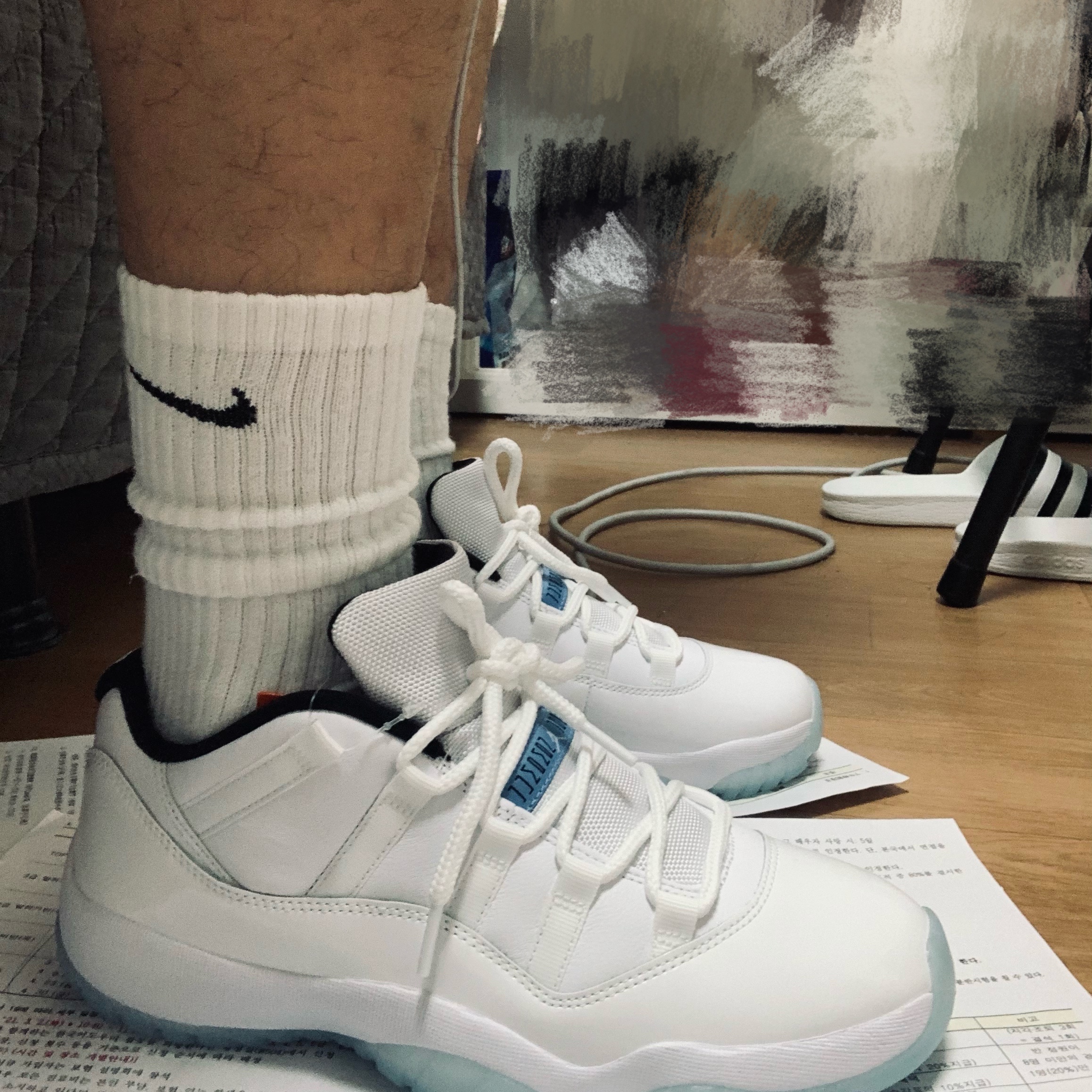 Jordan 11 Retro Low Legend Blue 착용 스타일 - 2
