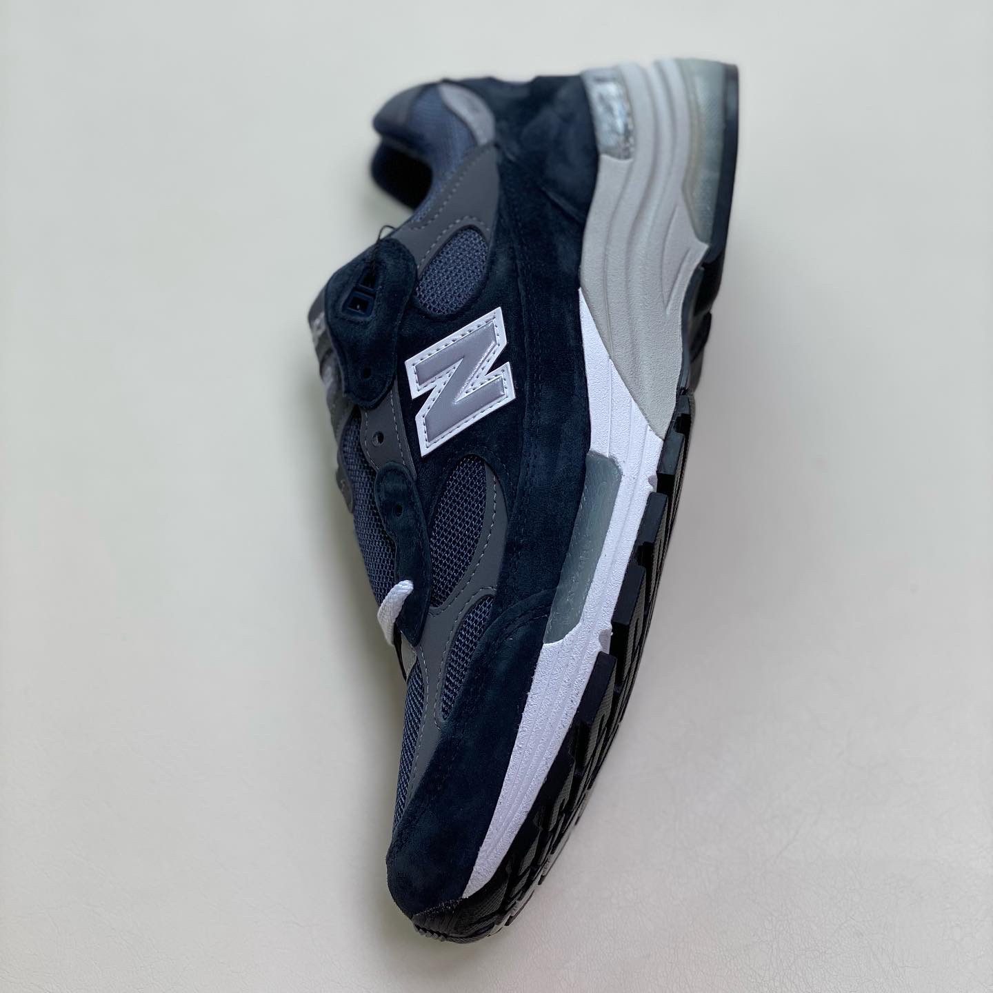 New Balance 992 Made in USA Navy 착용 스타일 - 4